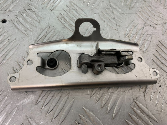 HONDA CBR1000 rr FIREBLADE SEAT CATCH  2008-2011 (CMB1253)