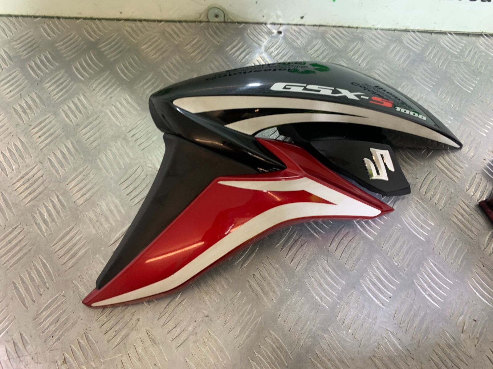 SUZUKI GSX S 1000 GSX-S 1000 LEFT FAIRING PANEL  YEAR 2016-2019 (CMB1082)