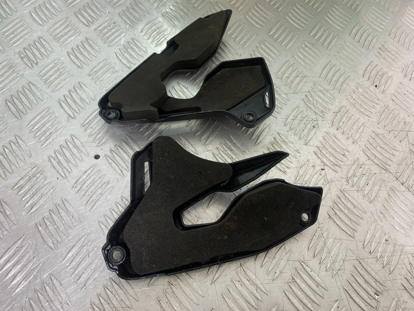 DUCATI 937 MONSTER LEFT AND RIGHT INFILLS   YEAR 2021-2024 (CMB1270)