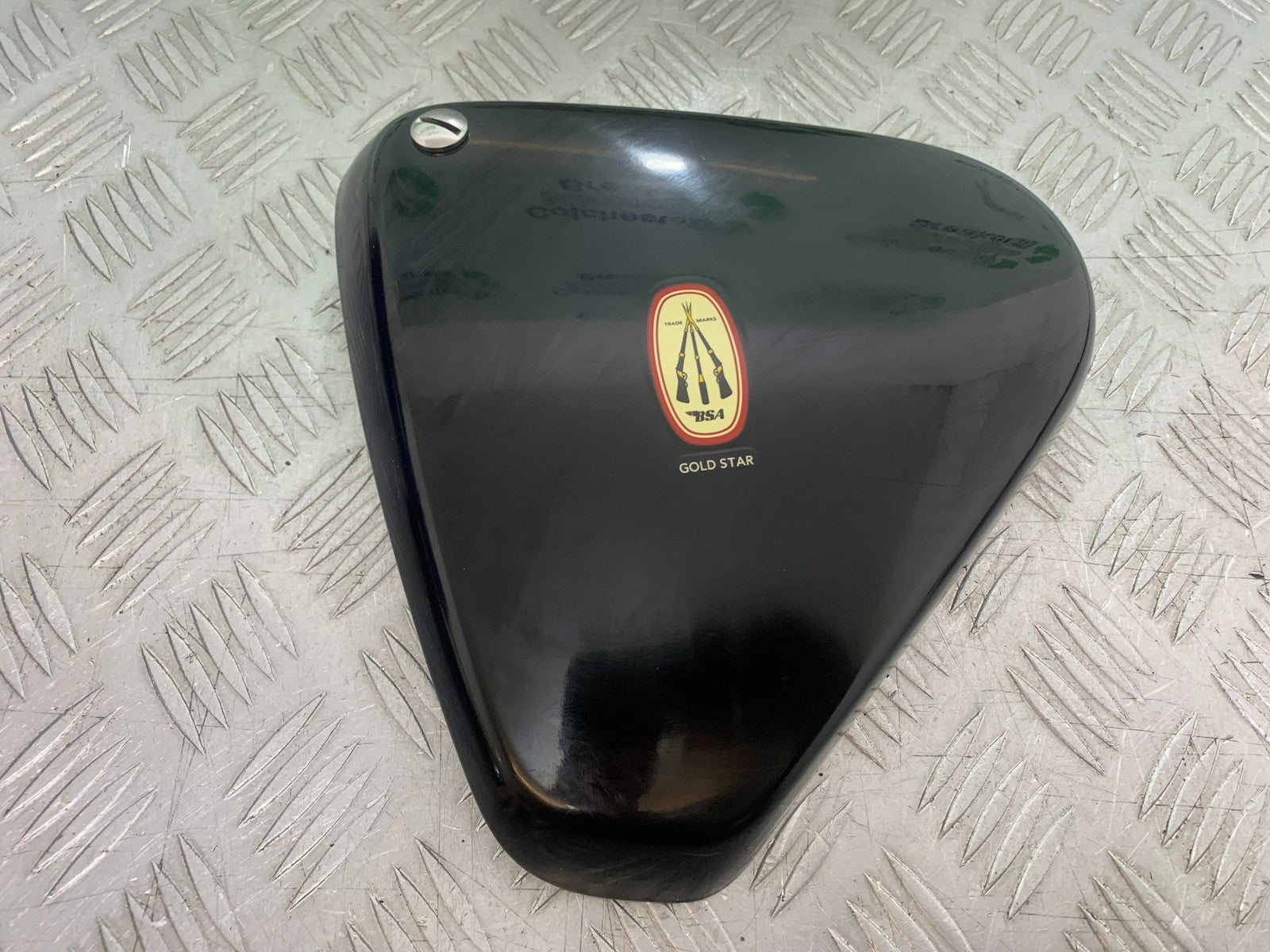 BSA 650 GOLD STAR LEFT SEAT PANEL YEAR 2022-2025 (CMB1262)