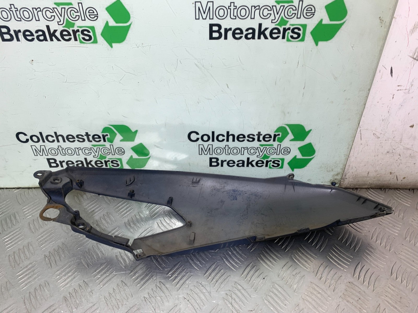 YAMAHA XMAX 125 XMAX-125 RIGHT SEAT PANEL YEAR 2015-2020  (CMB1266)
