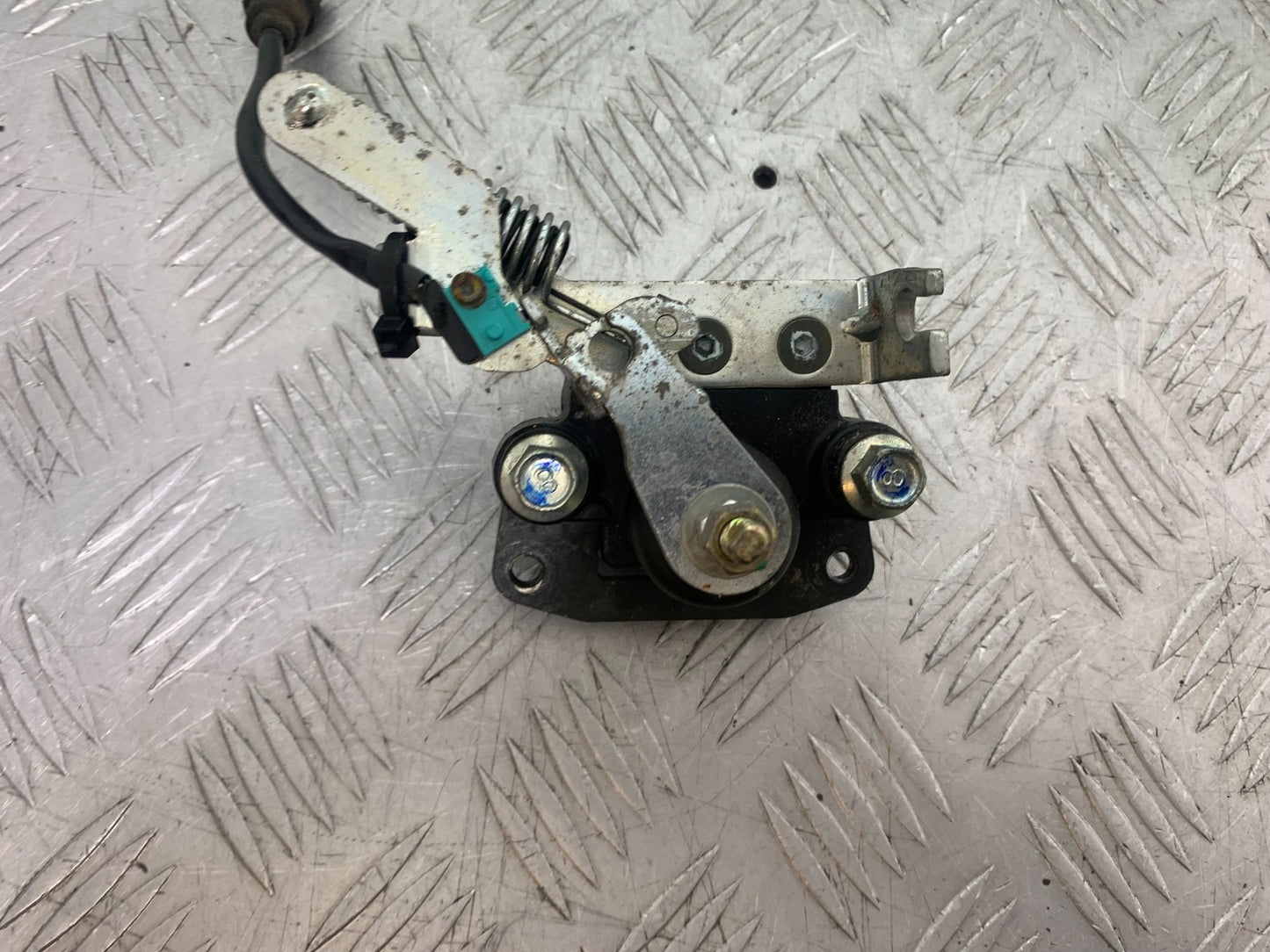 PIAGGIO MP3 250 ie ANTI ROLL CALIPER  YEAR 2007 (CMB1307)