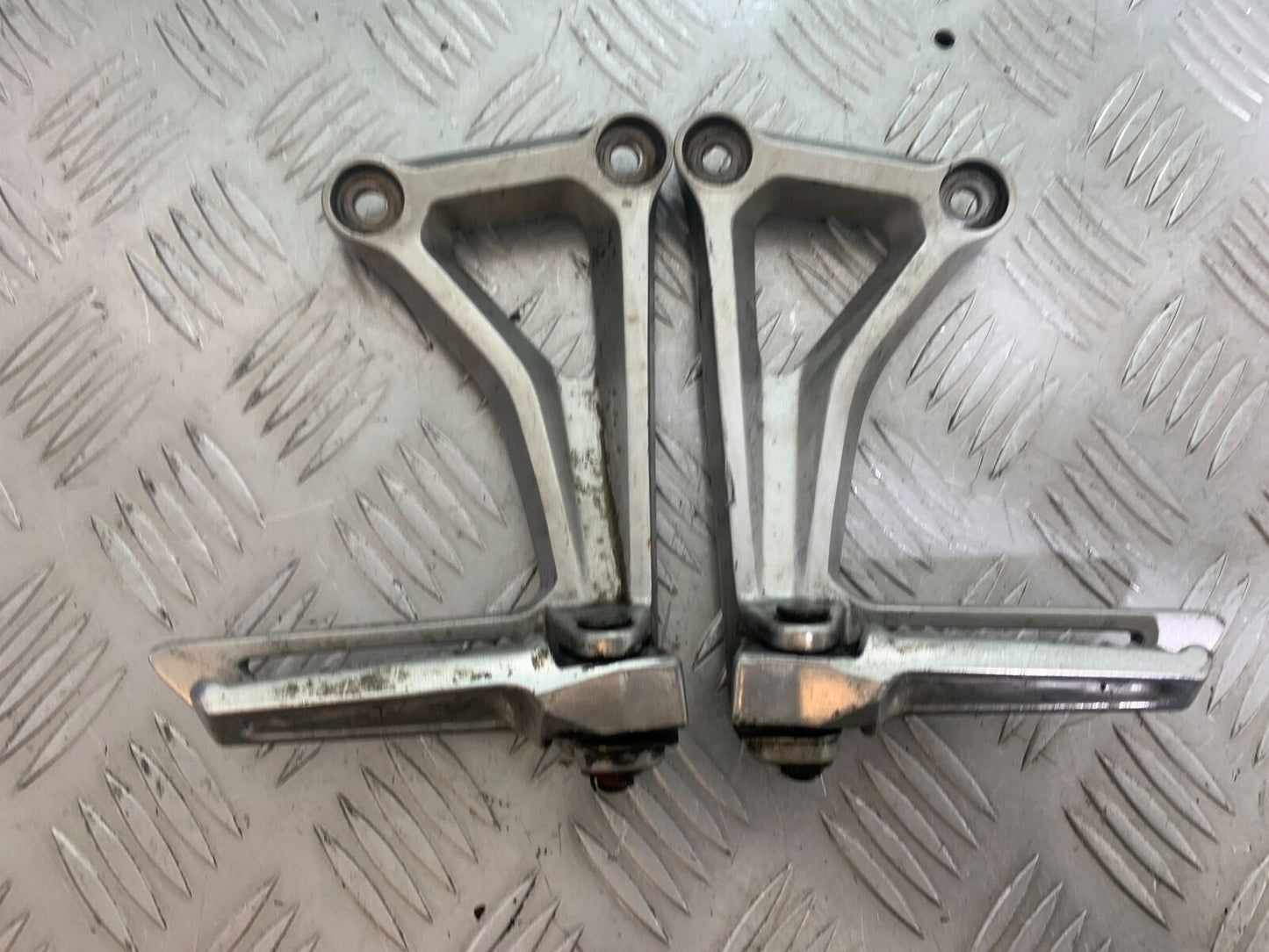 HONDA CB650 F CB 650 FA-H REAR HANGERS AND PEGS   YEAR 2017- 2019 (CMB1087)