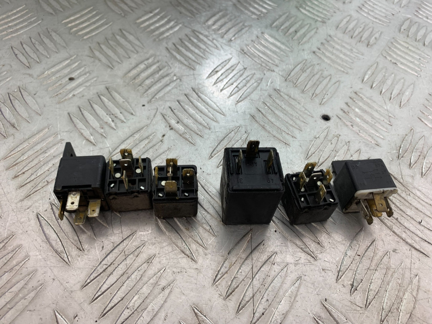 TRIUMPH T509 SPEED TRIPLE RELAYS YEAR 1997-1998 (CMB1144)