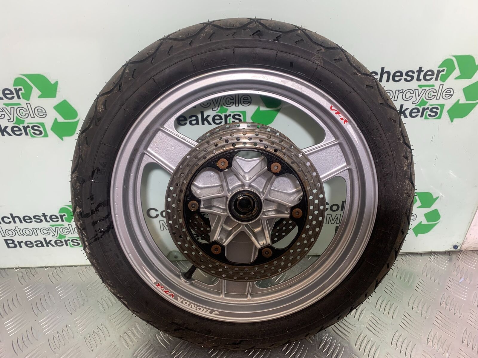 HONDA VFR400 VFR 400 NC21 FRONT WHEEL (GOOD TYRE) 1986-87 (CMB1043)