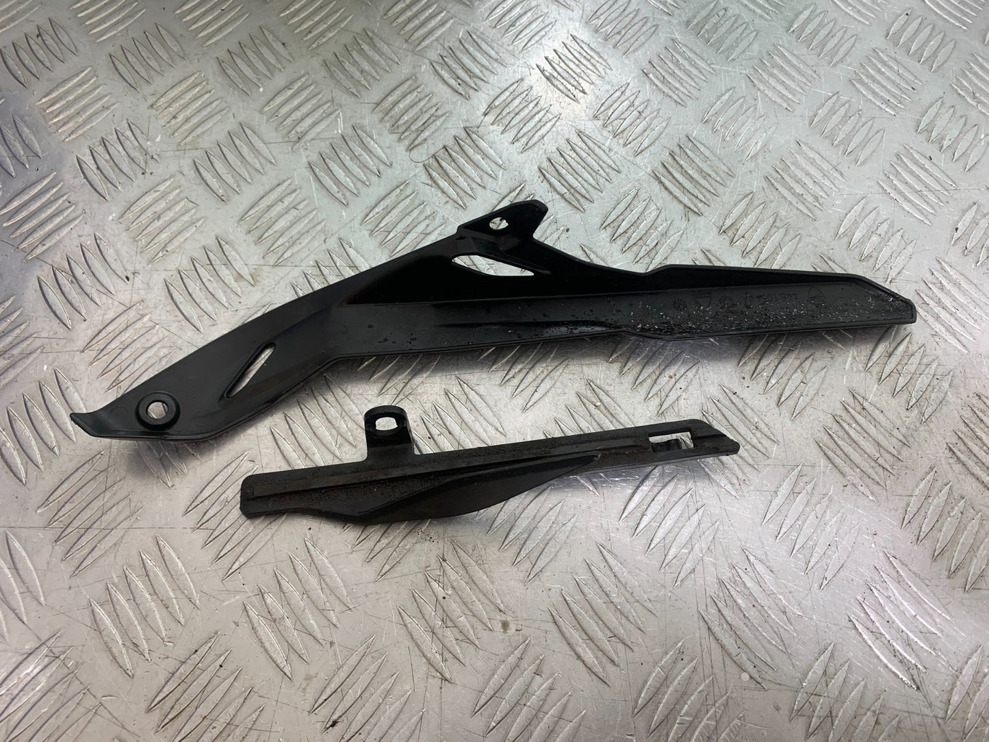 DUCATI 937 MONSTER CHAIN GUARD YEAR 2021-2024 (CMB1270)