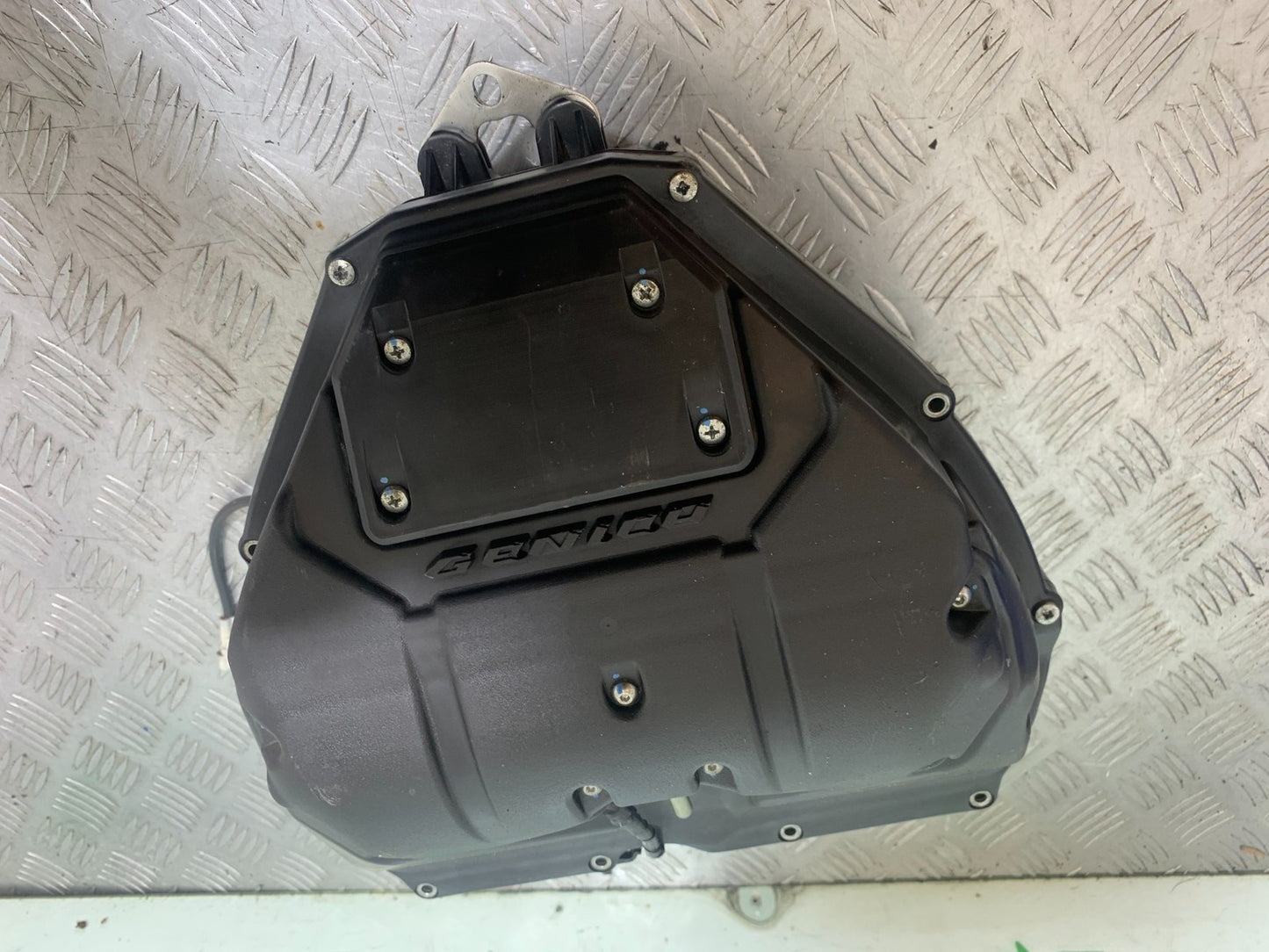 YAMAHA YZF R1 14 B BIG BANG AIRBOX    2009-14 (CMB1175)