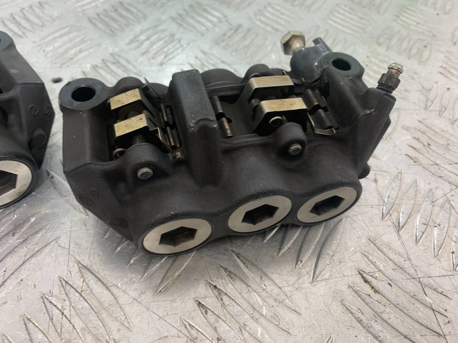 YAMAHA YZF R1 4C8 FRONT BRAKE CALIPERS   YEAR 2007-2008 (CMB1237)