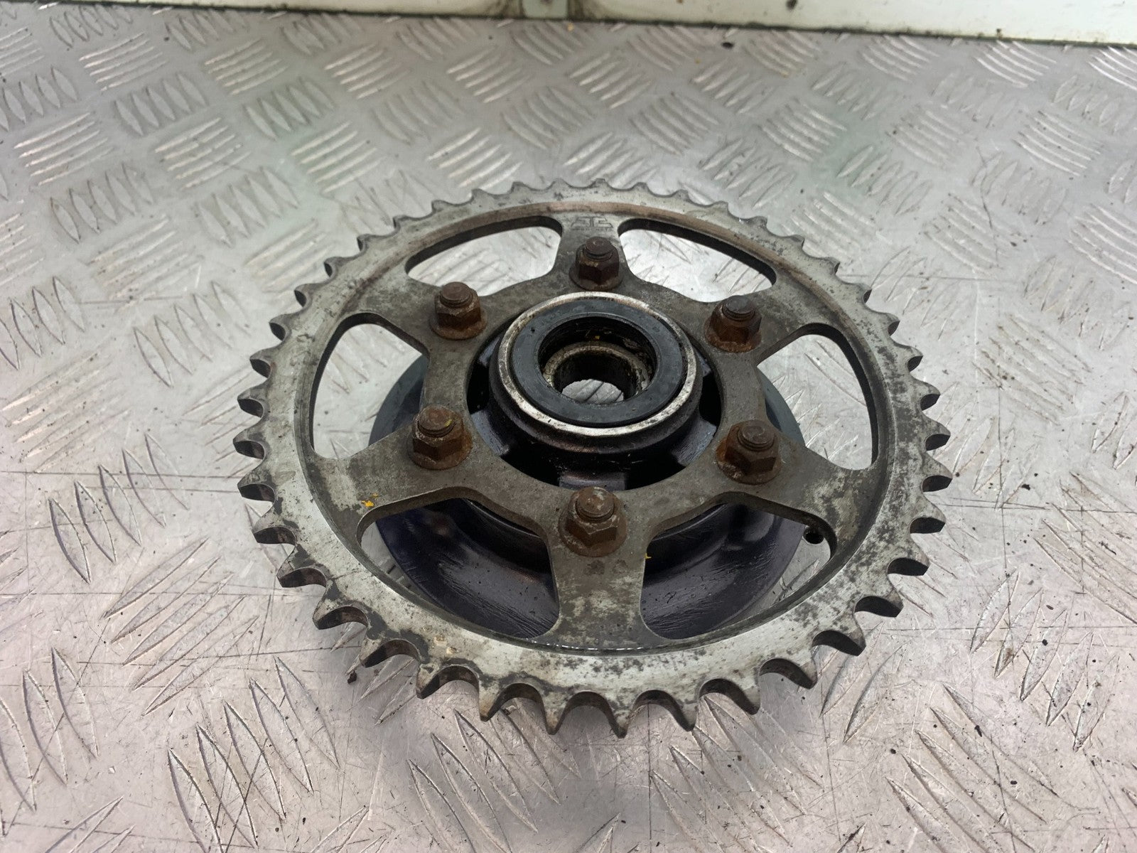 KAWASAKI ZX9R ZX9 C SPROCKET CARRIER  YEAR 1998-99 (CMB1213)