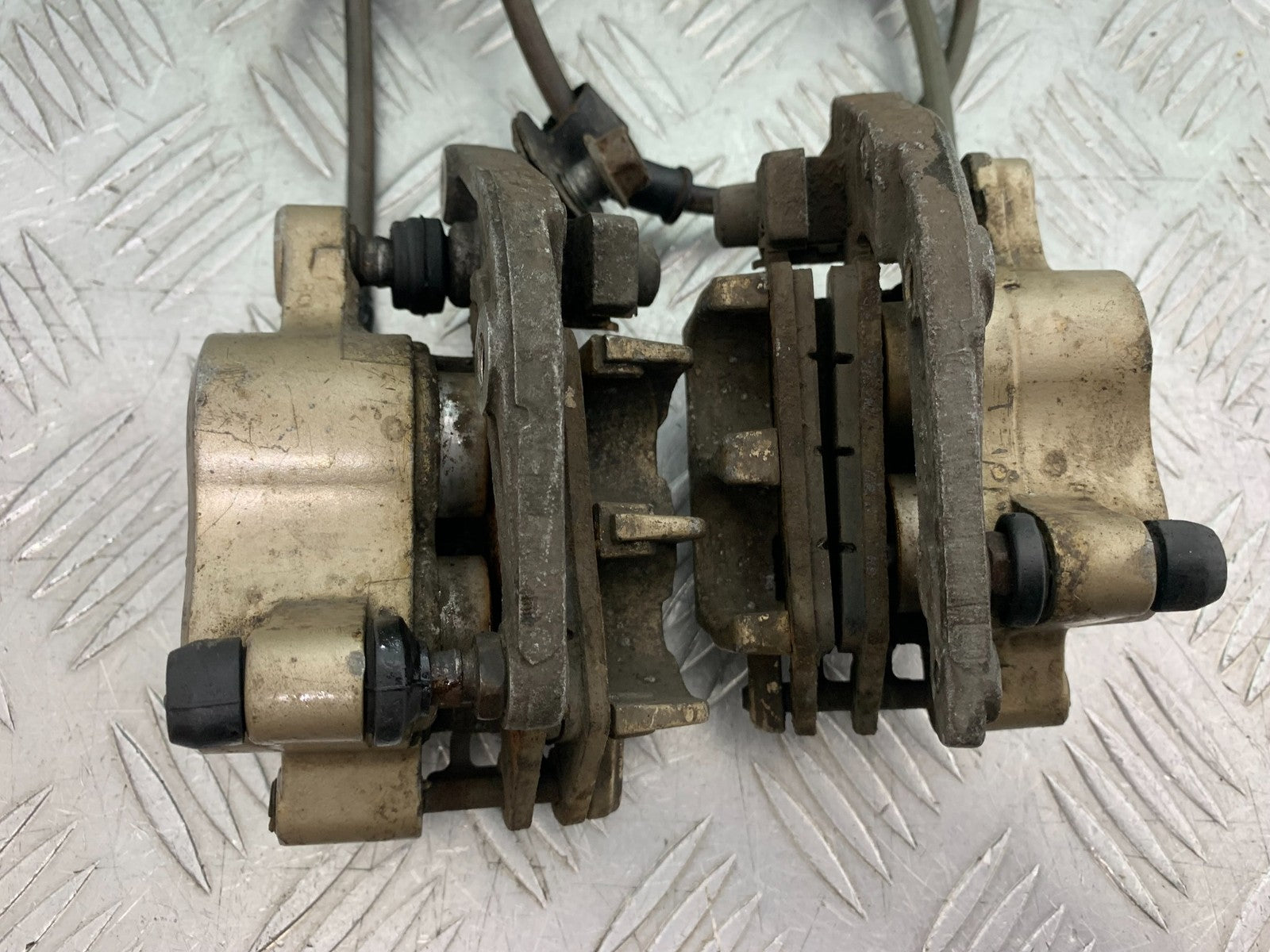 HONDA CB600 CB 600 HORNET FRONT BRAKE CALIPERS  YEAR 1998-2002 (CMB1297)
