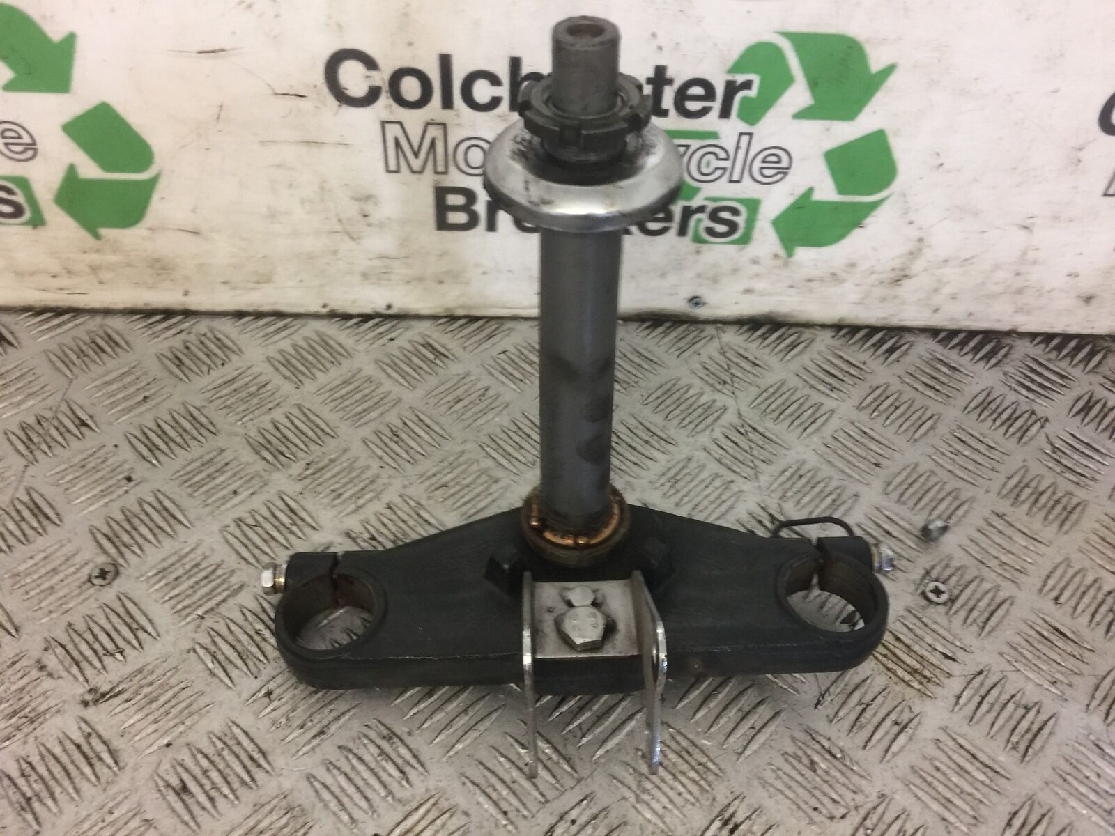 KEEWAY SUPERLIGHT 125 BOTTOM YOKE  DISC 2018 (STOCK 553)