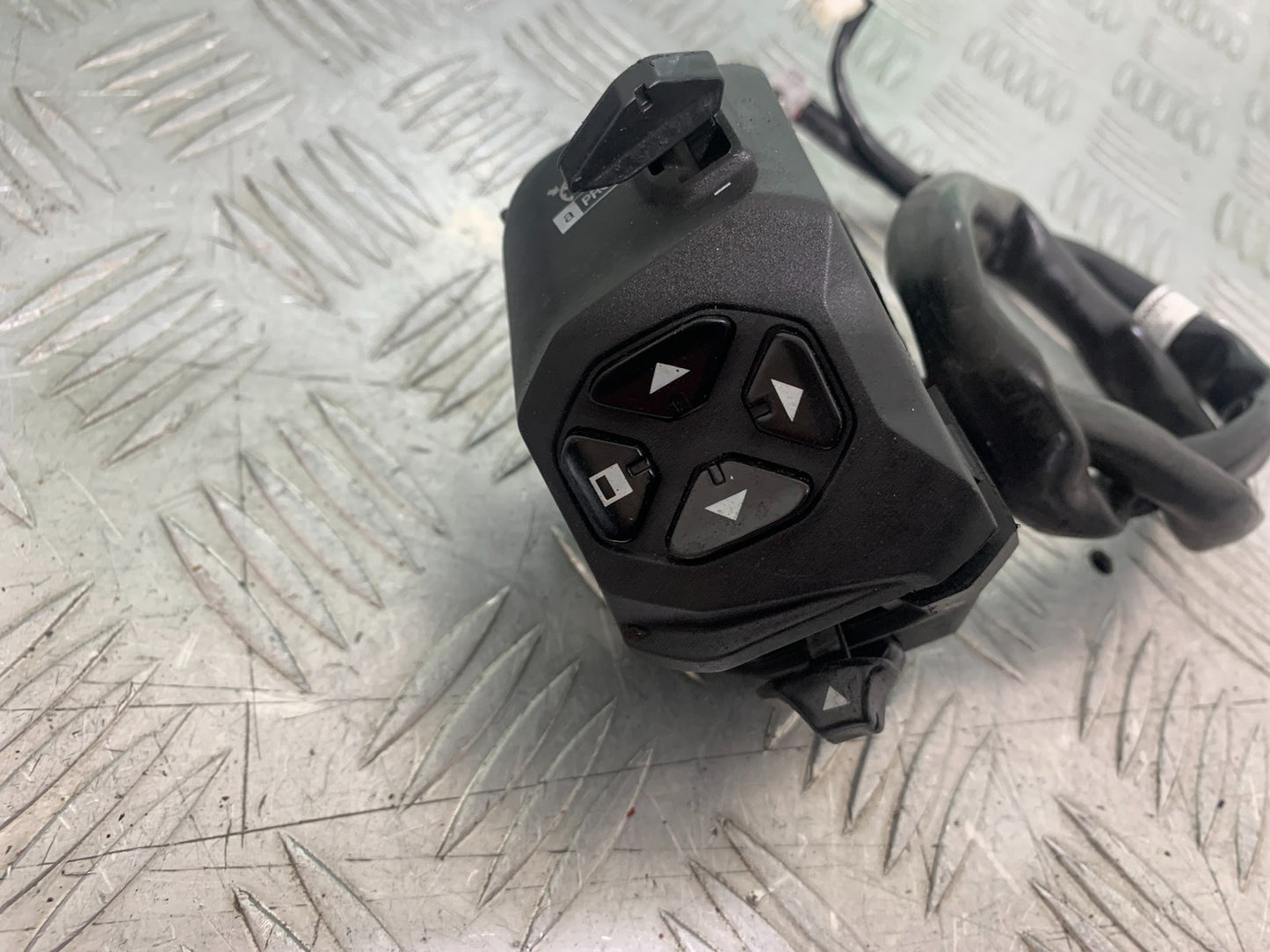 APRILIA RS660 RS 660 LEFT SWITCH GEAR  YEAR 2020-2024 (CMB1202)