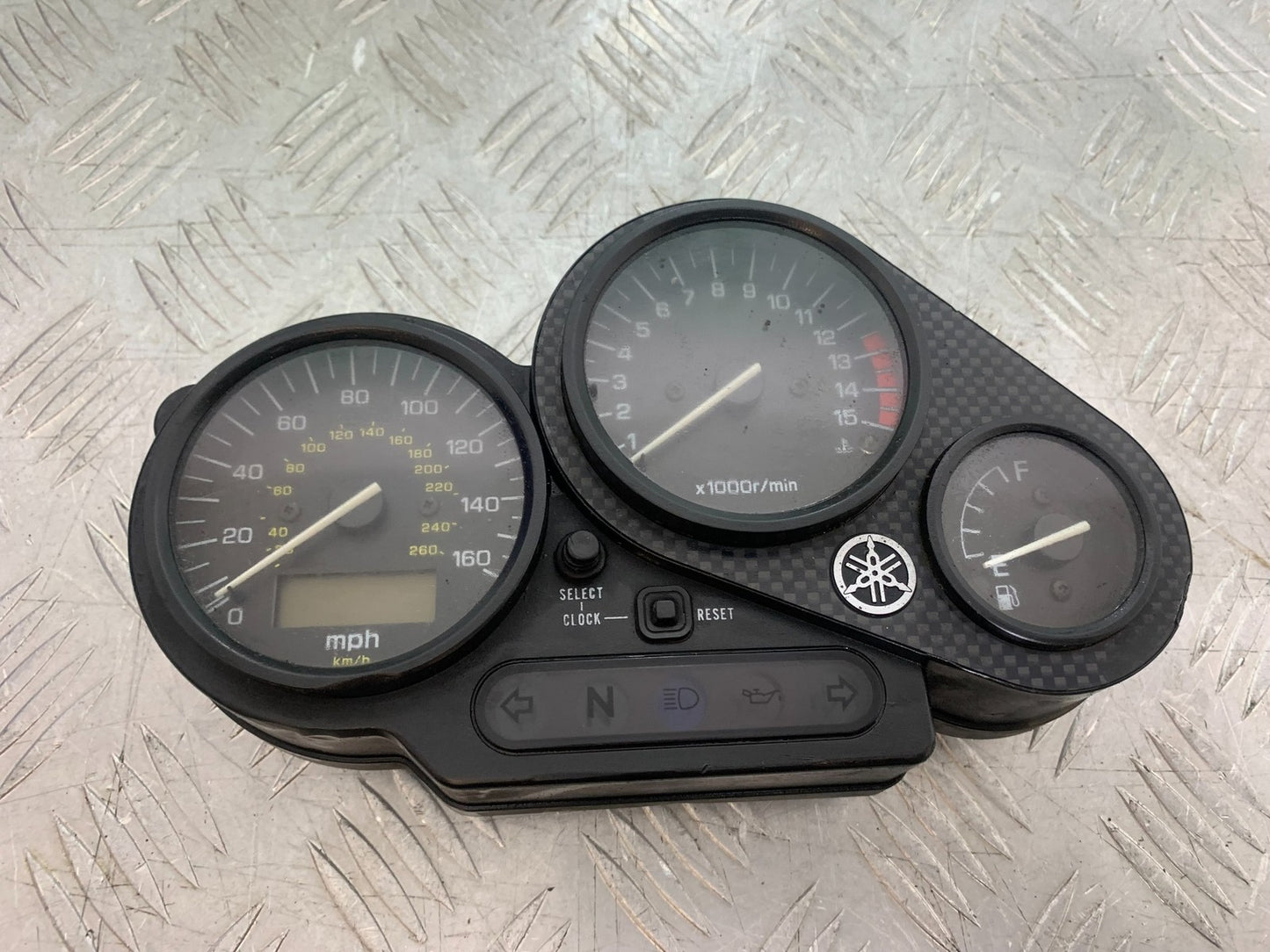 YAMAHA FZS600 FAZER 600 CLOCKS SPEEDO DASH   YEAR 1998-2001 (CMB1267)