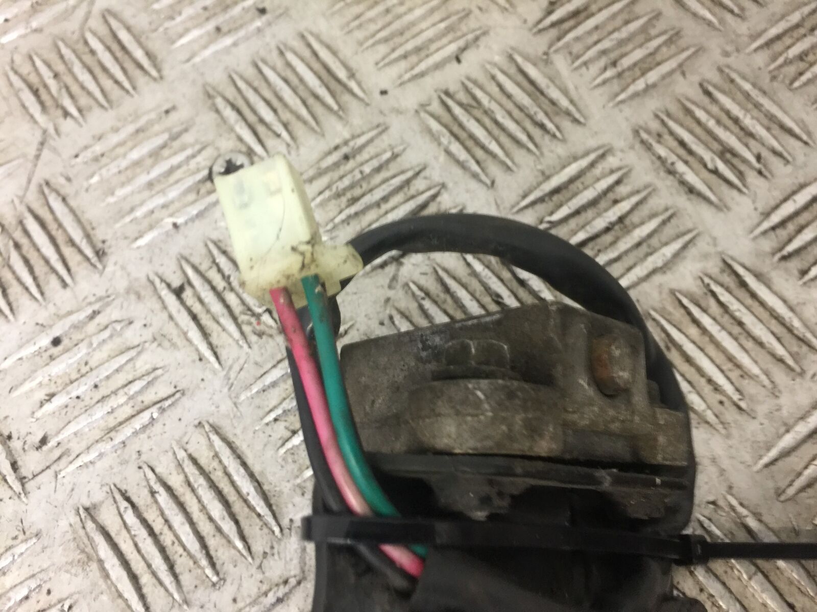 SINNIS APACHE 125 SM IGNITION SWITCH AND PETROL CAP YEAR 2012 (STOCK 570)
