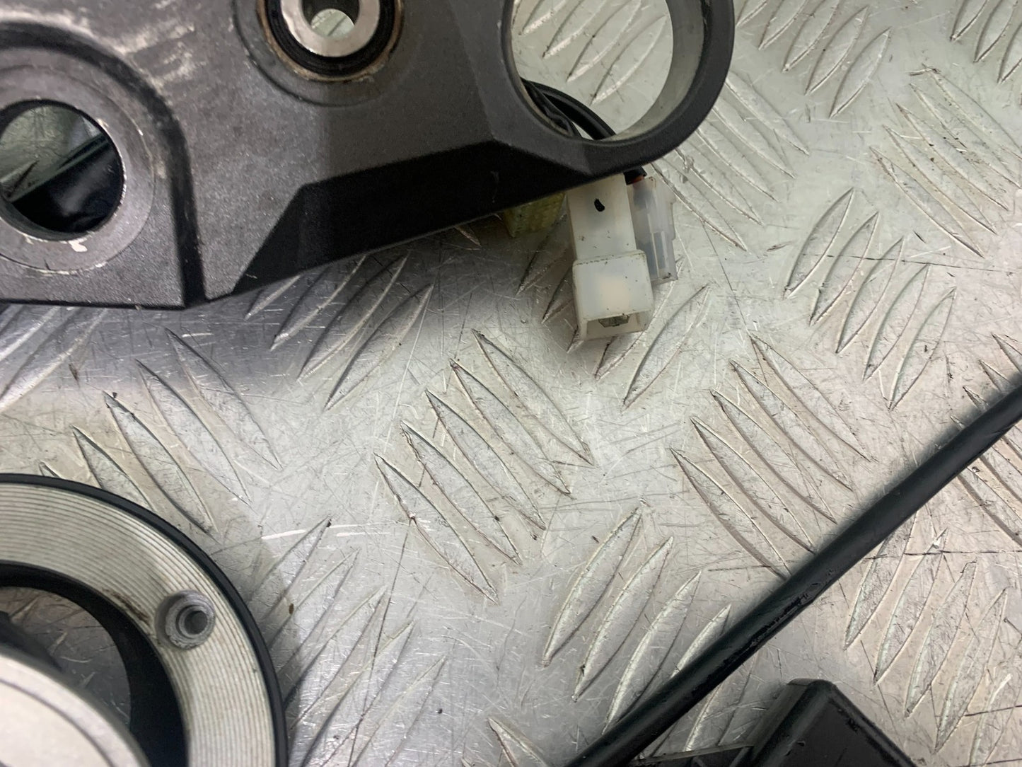 YAMAHA XJ6 XJ6-S ECU LOCKS KEY  YEAR 2009-2015  (CMB1212)