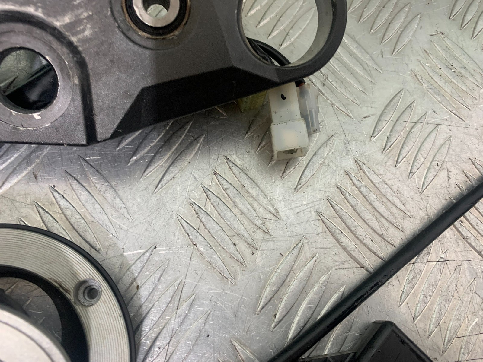 YAMAHA XJ6 XJ6-S ECU LOCKS KEY  YEAR 2009-2015  (CMB1212)