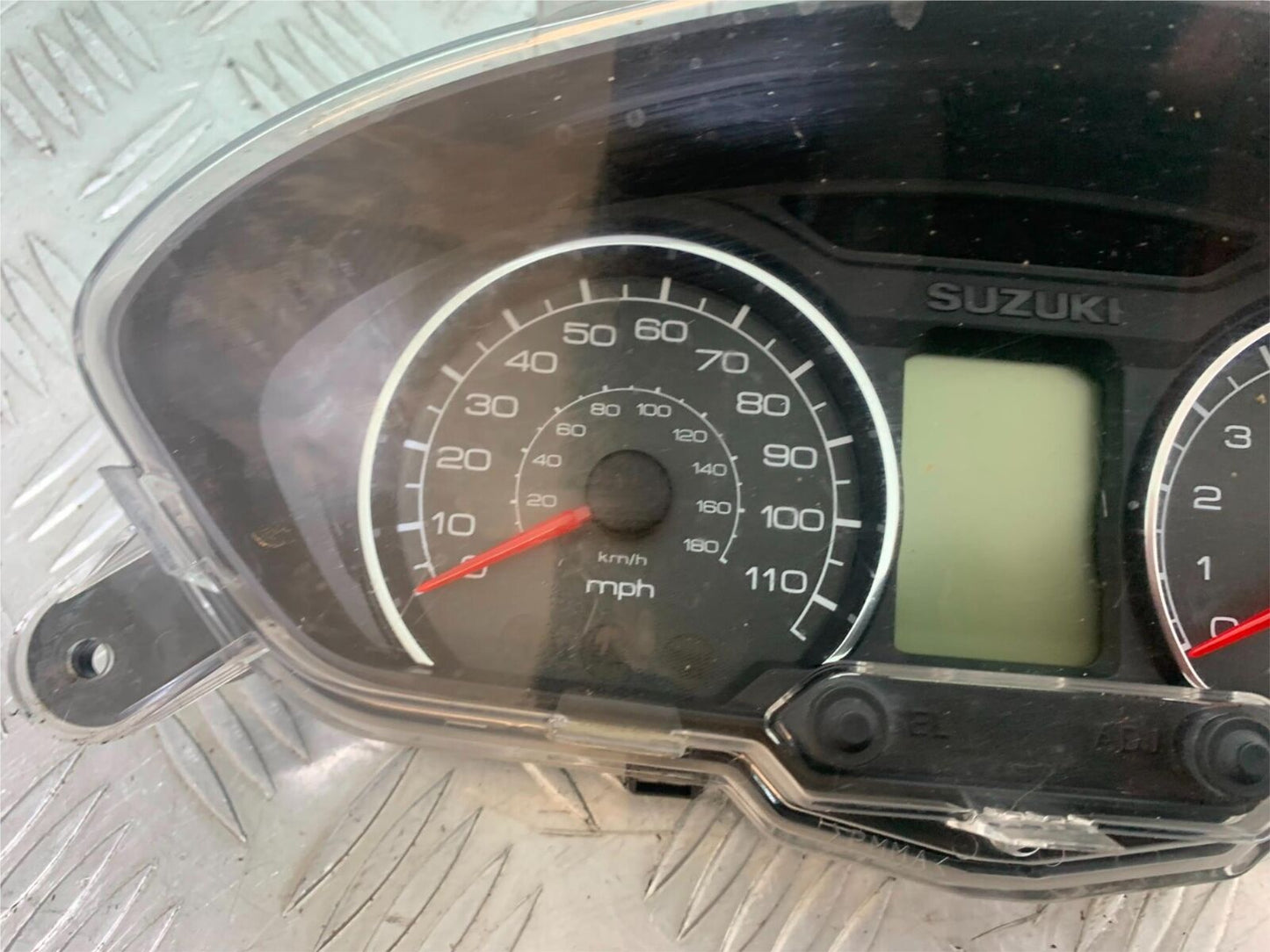 SUZUKI AN400 AN 400 BURGMAN CLOCKS SPEEDO DASH  YEAR 2017-2024 (CMB1118)