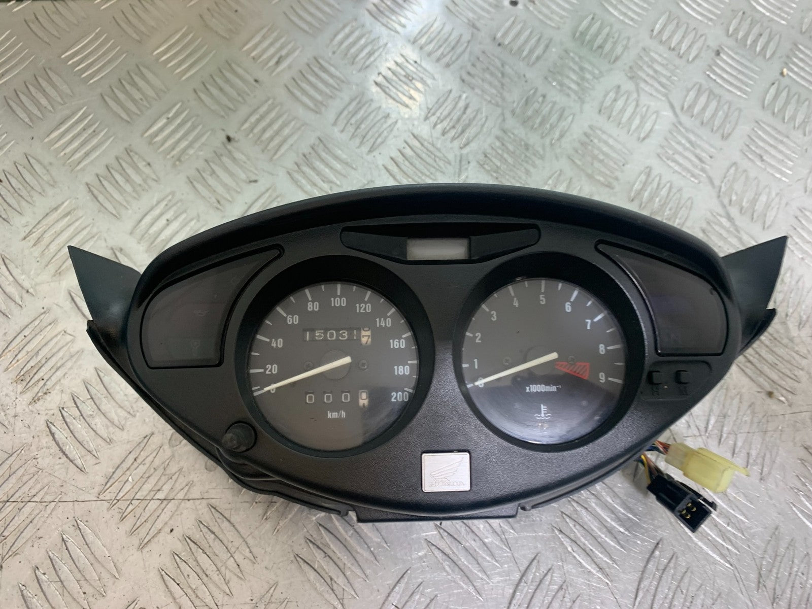 HONDA NT650 V DEAUVILLE CLOCKS SPEEDO DASH  (15,031 MILES)YEAR 1998-01(CMB1320)