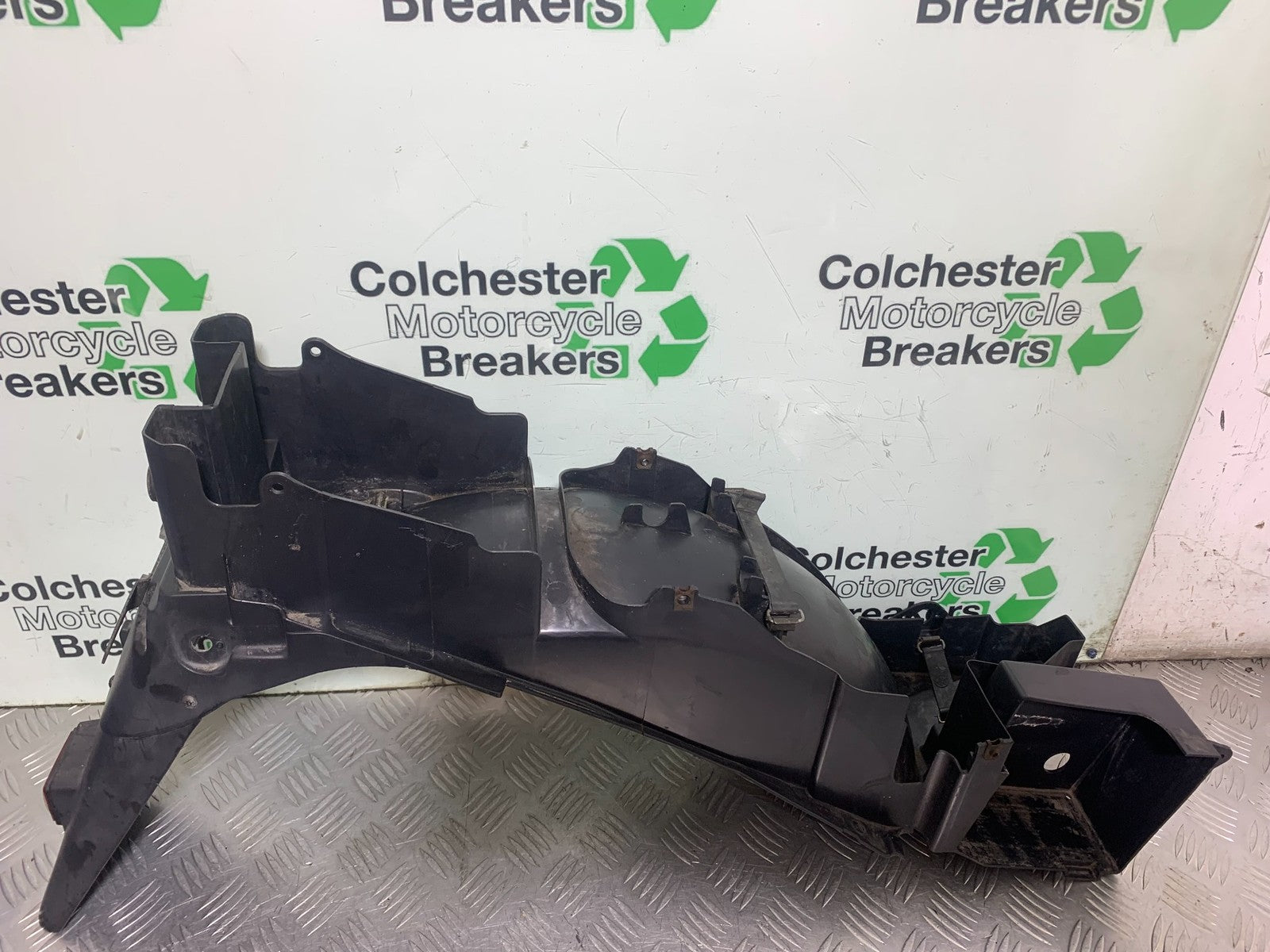 YAMAHA XJ900 XJ 900 DIVERSION REAR MUDGUARD   YEAR 1994-2002 (CMB1292)