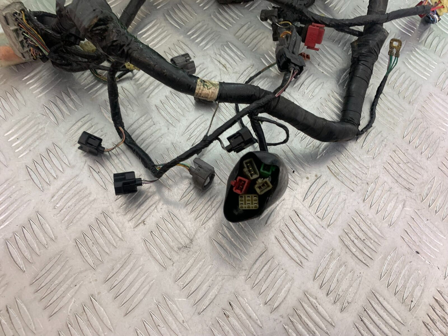 HONDA CBR1100 BLACKBIRD WIRING LOOM  YEAR 1999-2005  (CMB1103)