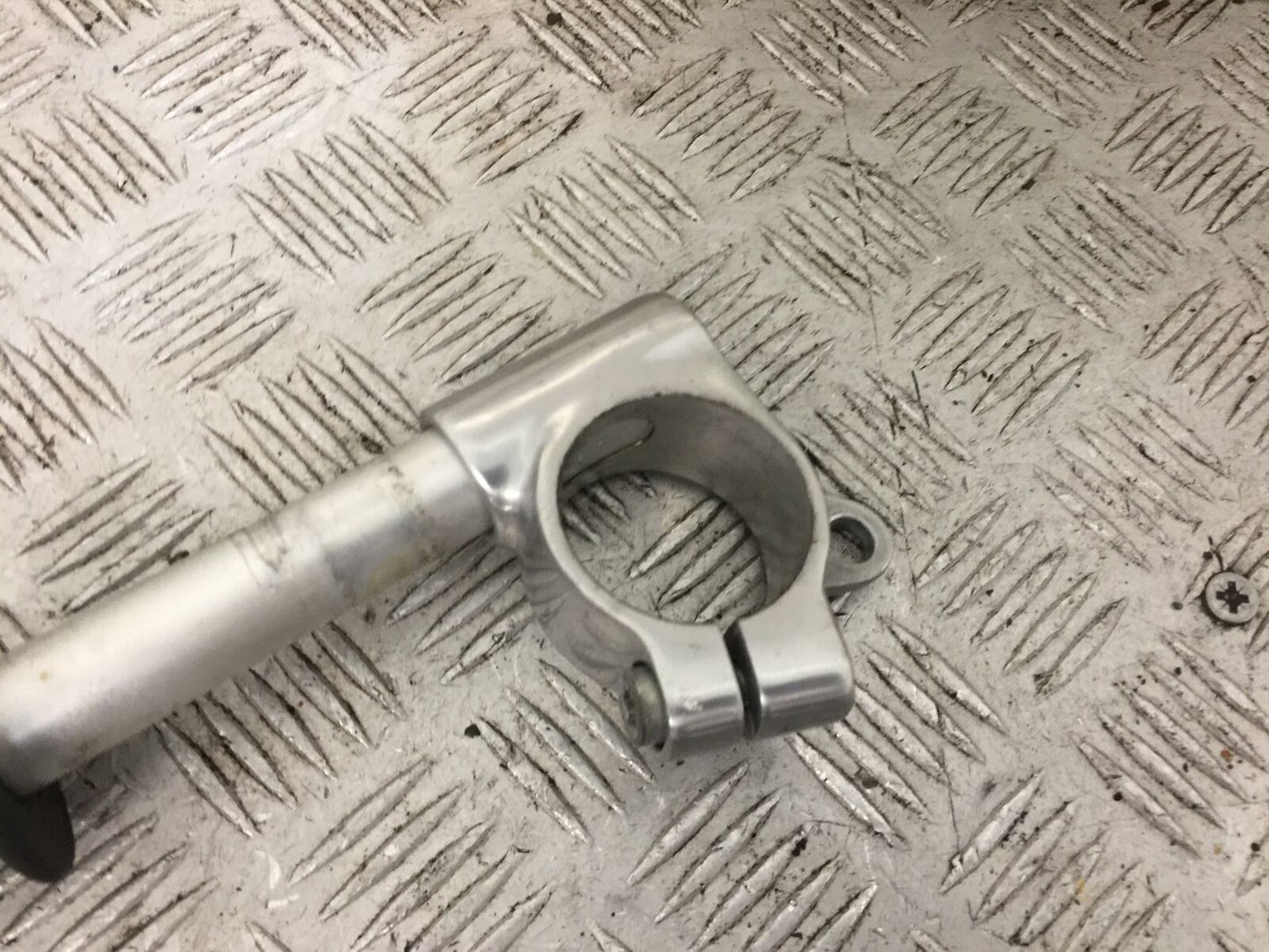 KAWASAKI ZX9R ZX9 C LEFT HANDLEBAR  YEAR 1998-99 (STOCK 903)