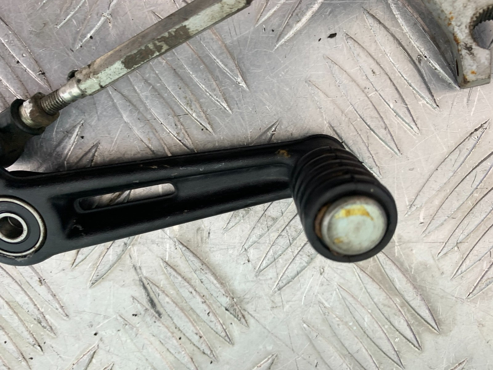 KTM 125 DUKE GEAR LEVER YEAR 2018-2023 (CMB1185)