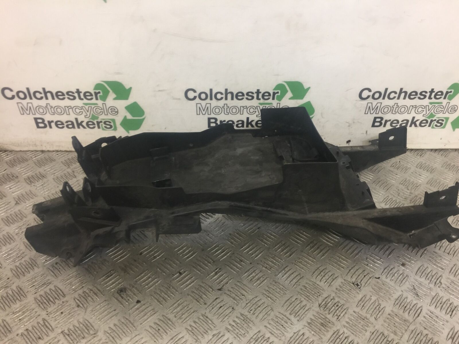 SUZUKI DL 650 V-STROM UNDERTRAY YEAR 2017 (STOCK 638)