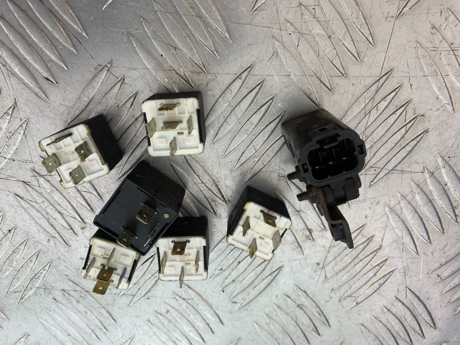TRIUMPH SPEED TRIPLE R 1050 RELAYS   2009 (CMB1183)