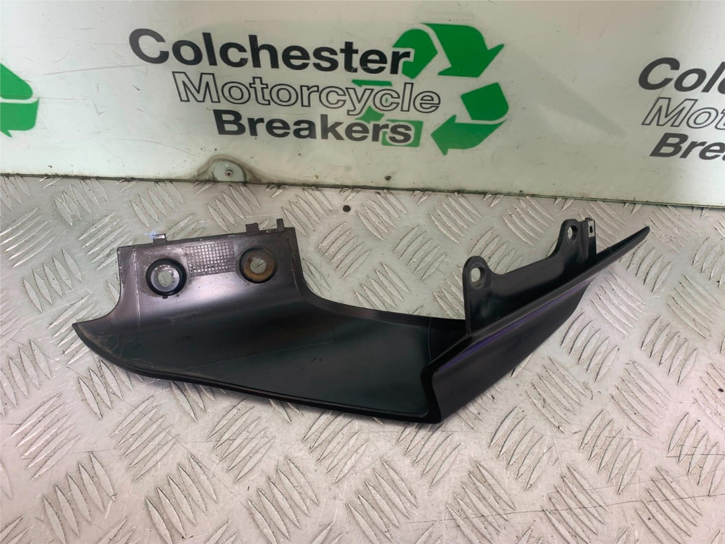 YAMAHA YZF-R125 YZF 125 LEFT SEAT PANEL  YEAR 2019-2022 (CMB1263)
