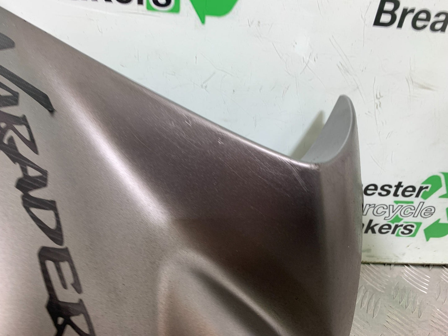 HONDA XL125 VARADERO RIGHT FAIRING PANEL  YEAR 2001-2006  (CMB1304)
