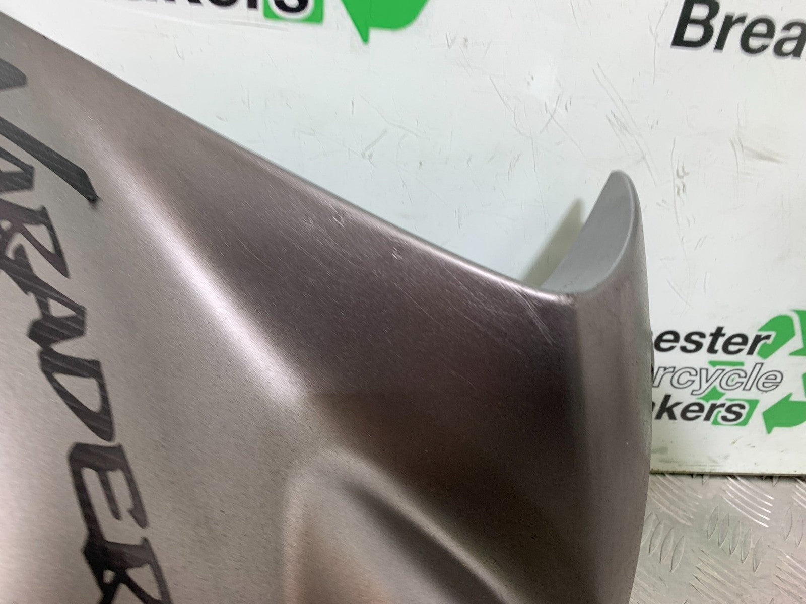 HONDA XL125 VARADERO RIGHT FAIRING PANEL  YEAR 2001-2006  (CMB1304)