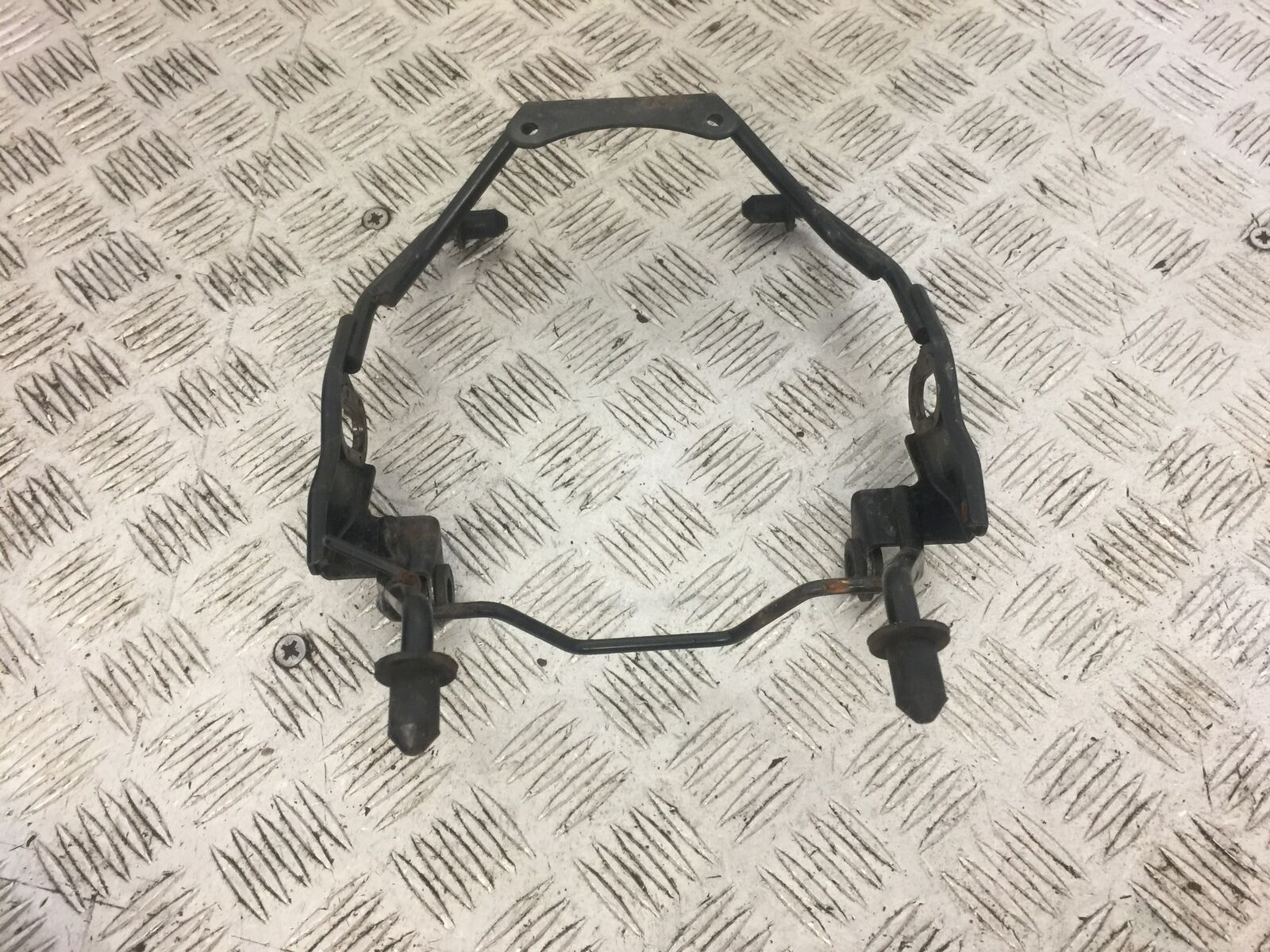 SUZUKI SFV650 SFV 650 GLADIUS HEADLIGHT BRACKET  2009-15 (STOCK 709)