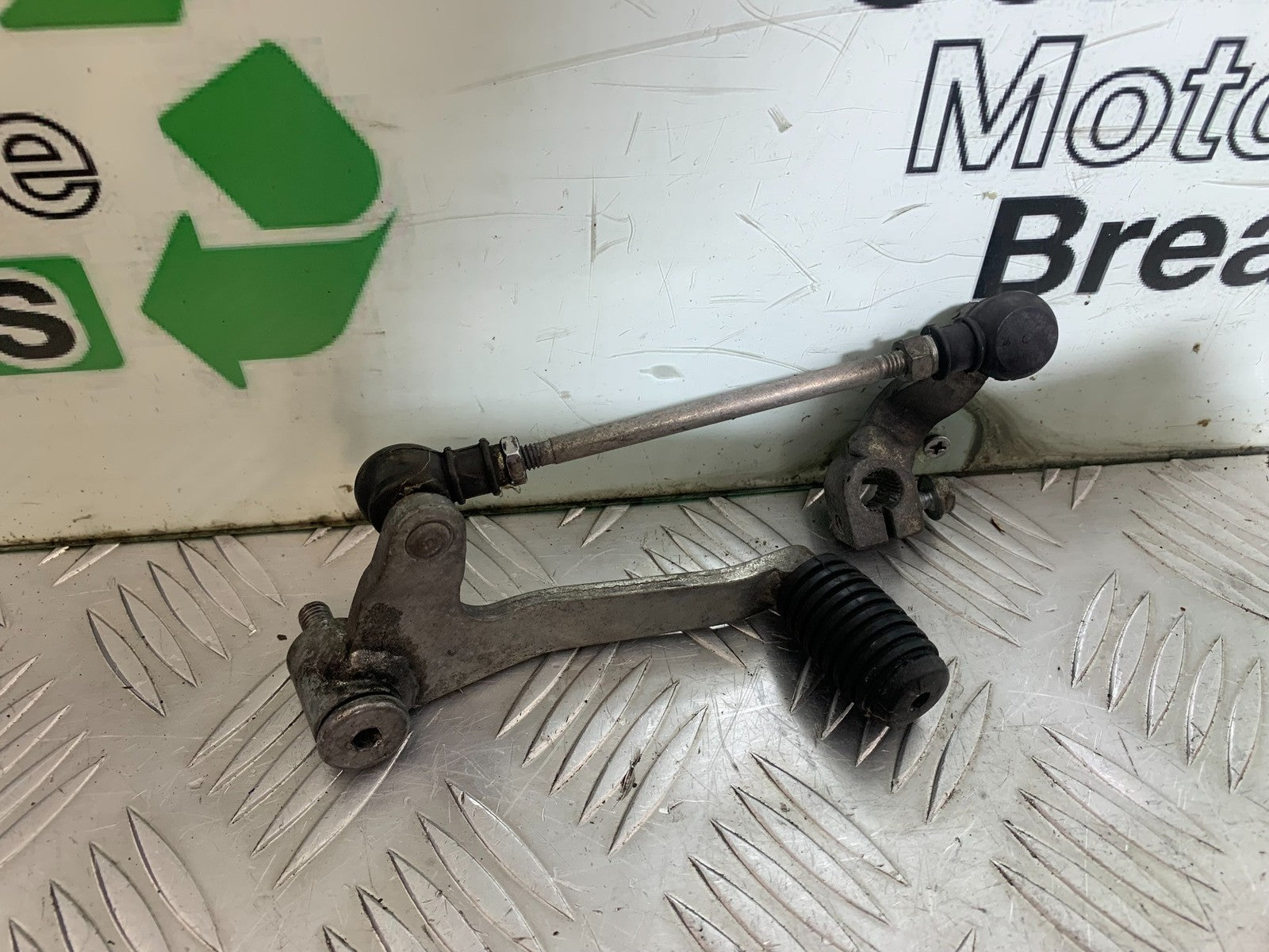 HONDA NT650 V DEAUVILLE GEAR LEVER   YEAR 1998-01(CMB1320)