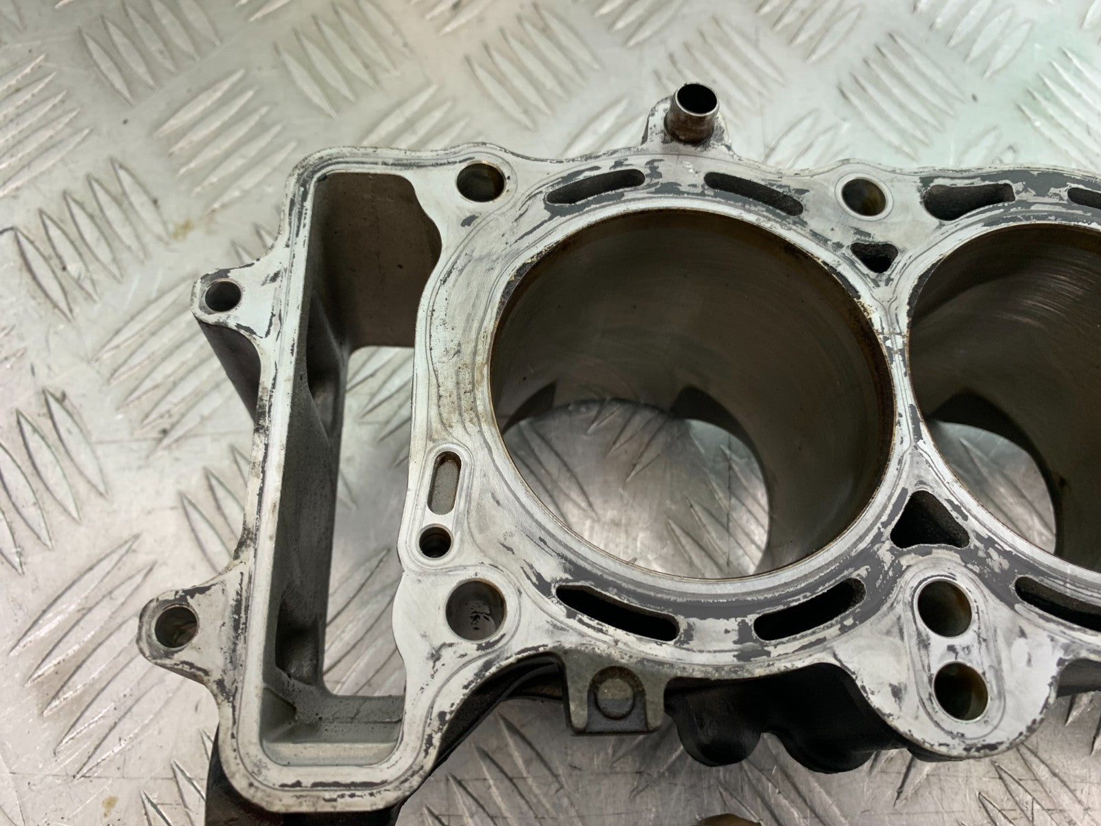 HONDA CBR1000 RR BARRELS AND PISTONS  YEAR 2008-2011  (CMB1330)