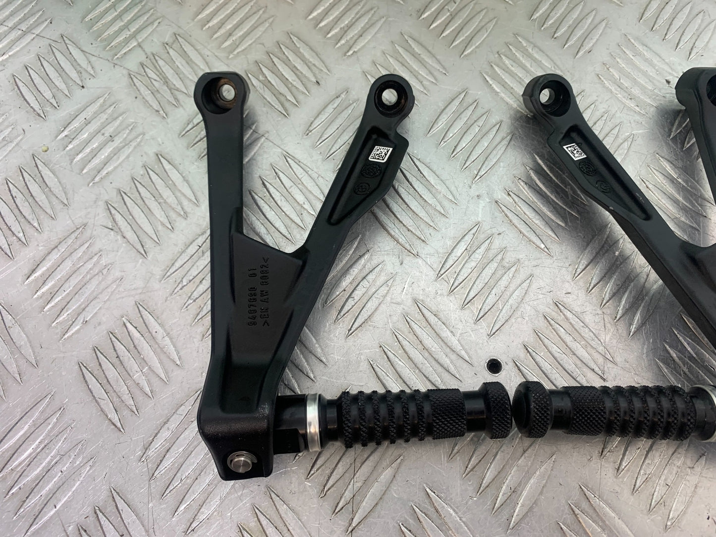 BMW M1000 R REAR HANGERS AND PEGS YEAR 2023-2024 (CMB1140)