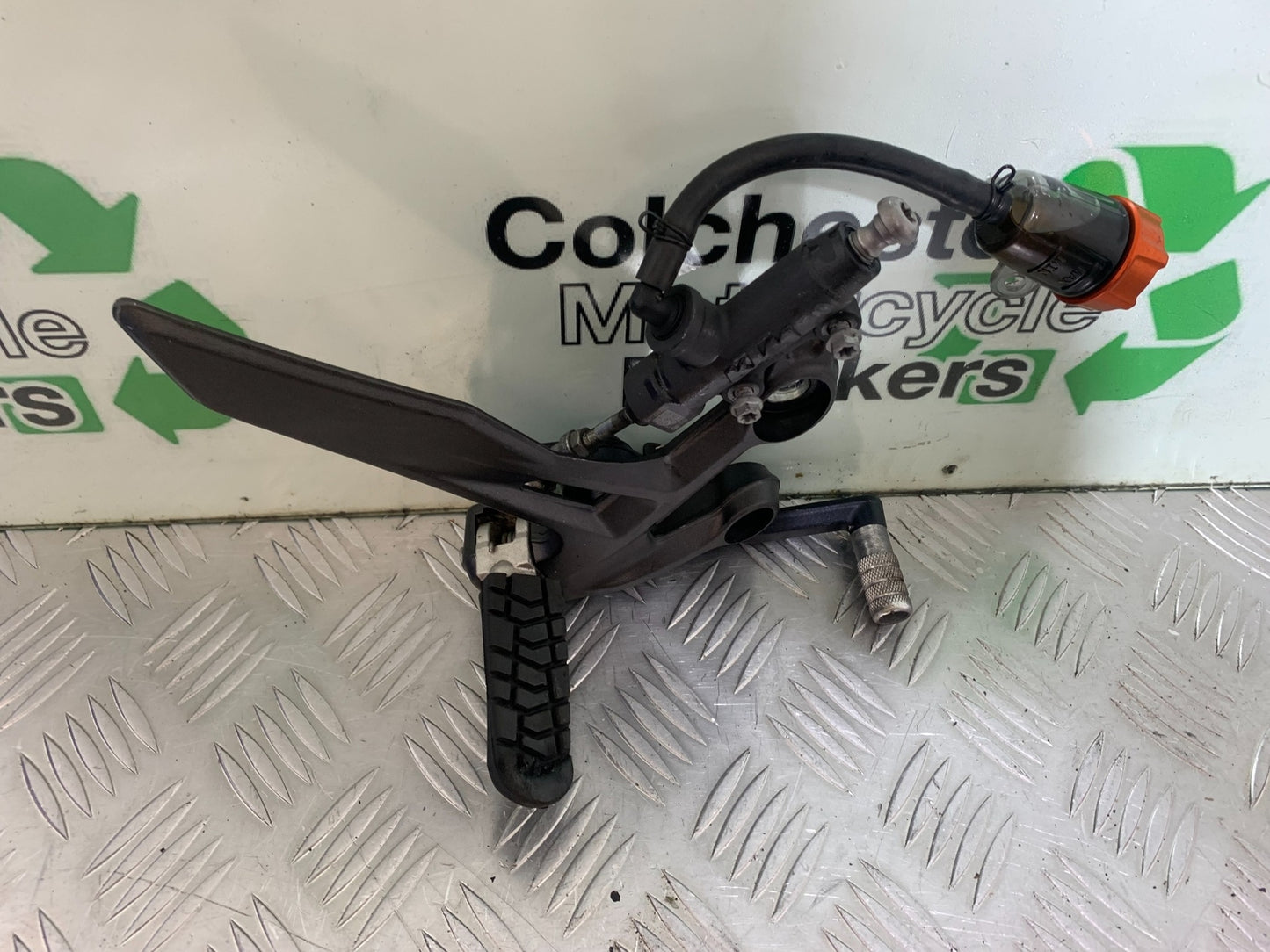 KTM 790 DUKE FRONT RIGHT HANGER  YEAR 2018-2021  (CMB11150)