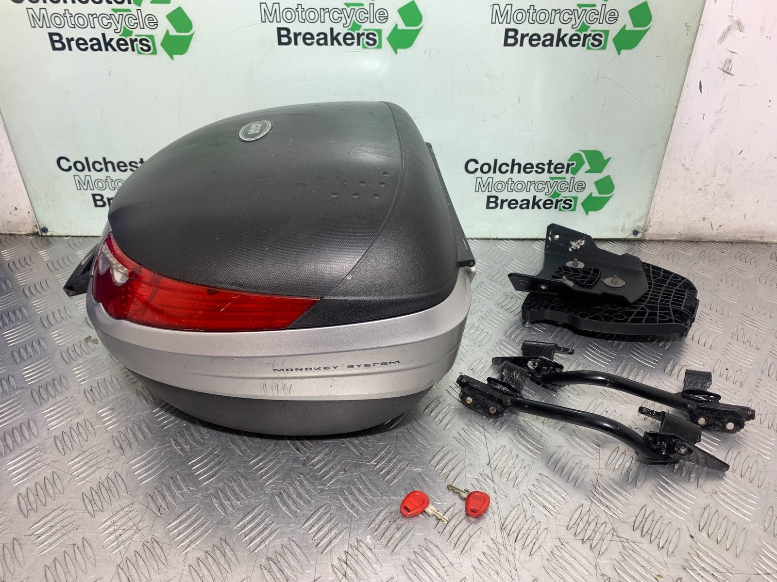 BMW K1300 S K 1300 S GIVI TOP BOX AND RACK  YEAR 2009-16 (CMB1216)