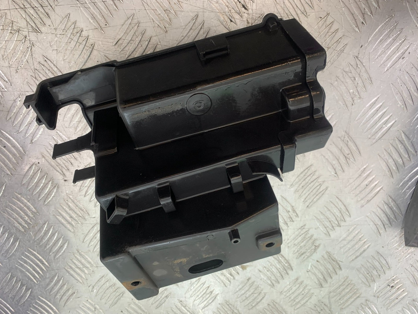 HONDA VT750 SHADOW BATTERY BOX  YEAR 2003-2004 (CMB1265)