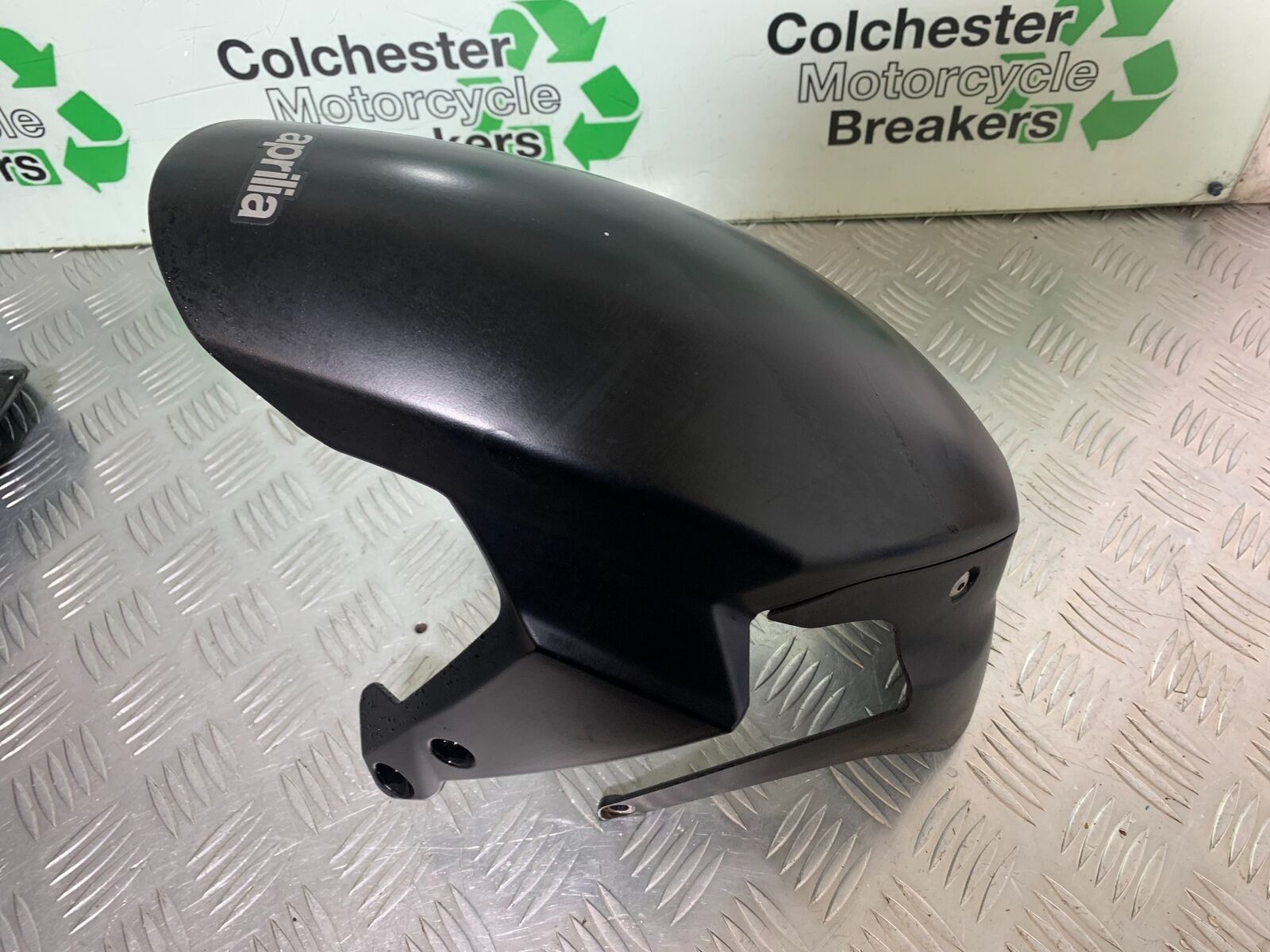 APRILIA SL750 SL 750 SHIVER FRONT MUDGUARD  YEAR 2012 (CMB1074)