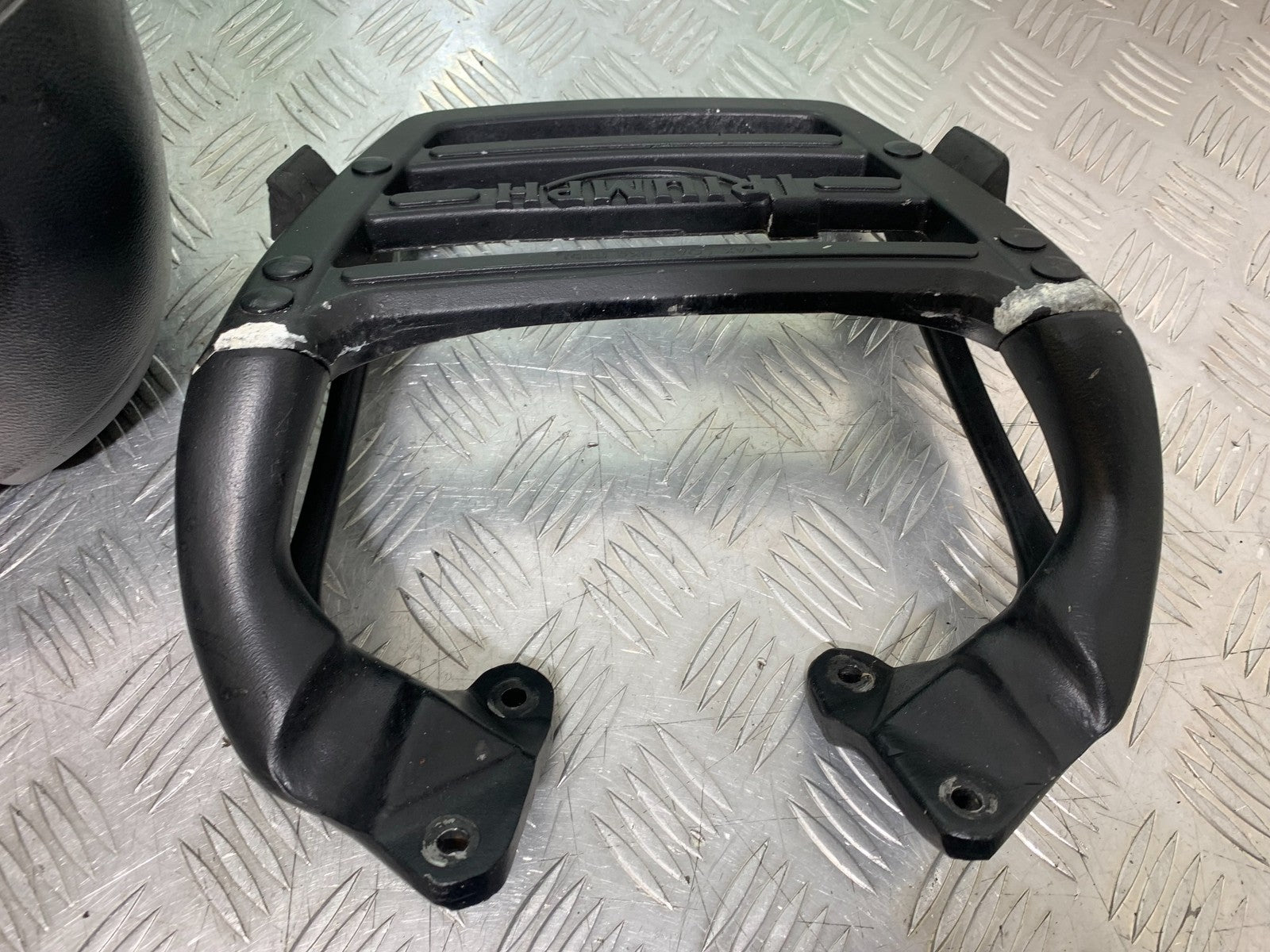 TRIUMPH 955i SPRINT ST TOP BOX AND RACK  YEAR 1999-04 (CMB1230)