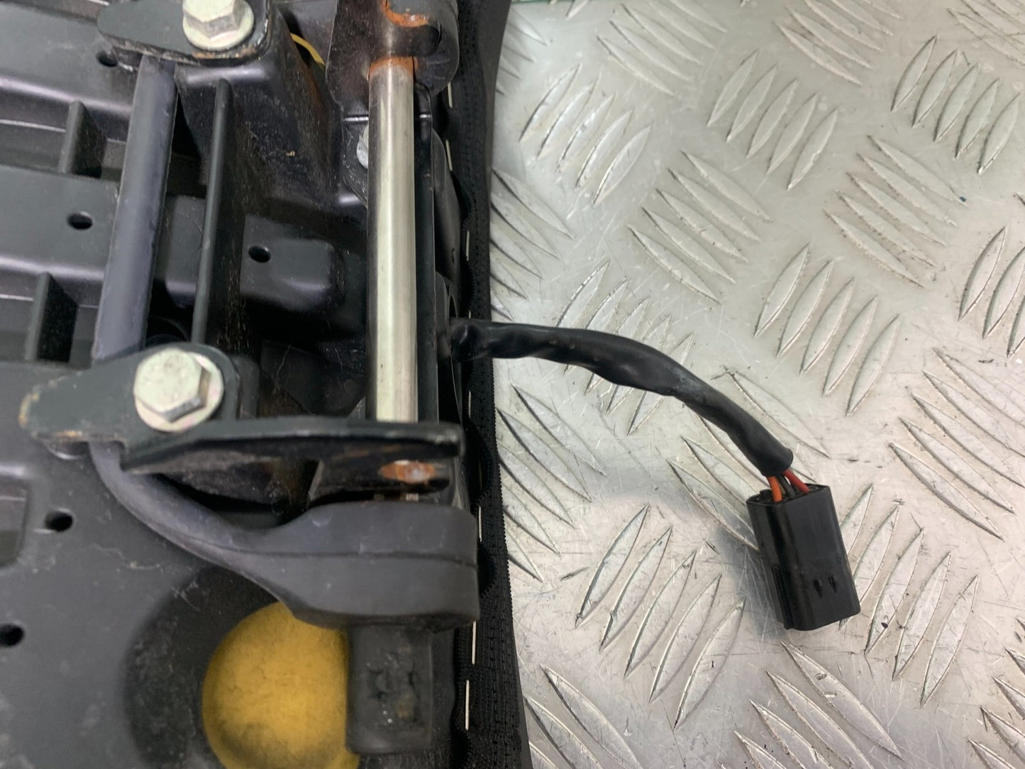 TRIUMPH TIGER 800 XRT HEATED FRONT SEAT  2018-2020 (CMB1193)