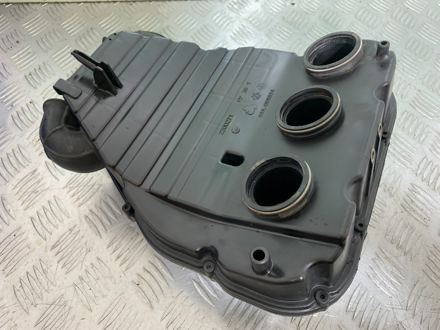 TRIUMPH SPEED TRIPLE R 1050 AIRBOX   2009 (CMB1183)