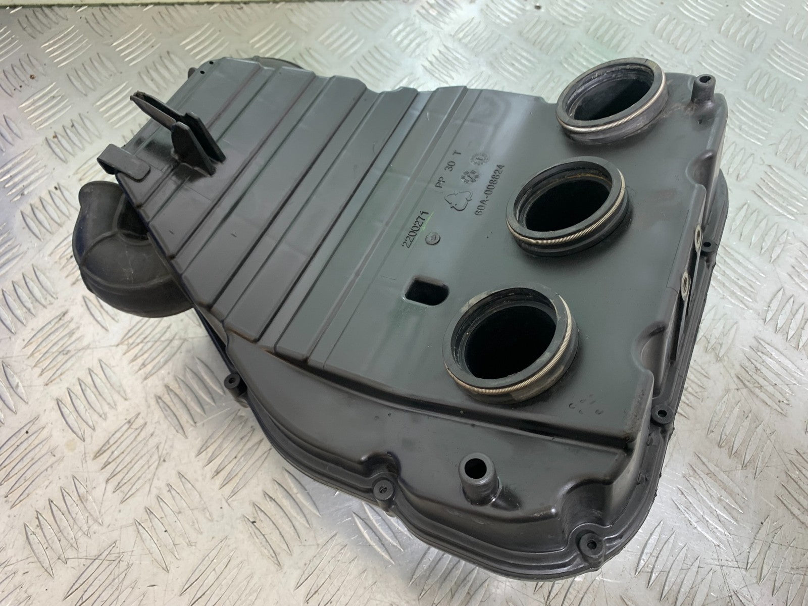 TRIUMPH SPEED TRIPLE R 1050 AIRBOX   2009 (CMB1183)