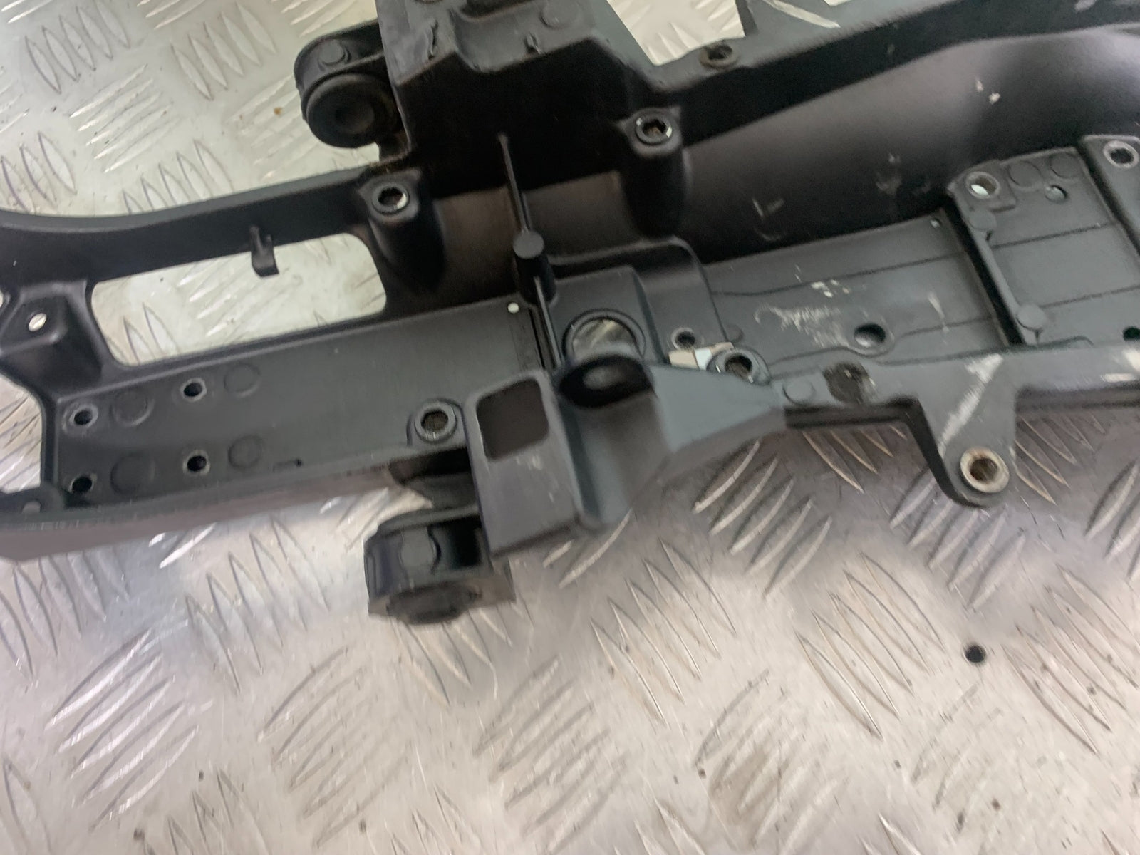 YAMAHA YZF R1 REAR SUBFRAME YEAR 2004-2006 (CMB1155)