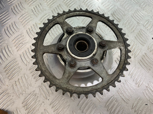 SUZUKI GSF1200 GSF 1200 BANDIT SPROCKET CARRIER YEAR 2001-2004 (CMB1188)