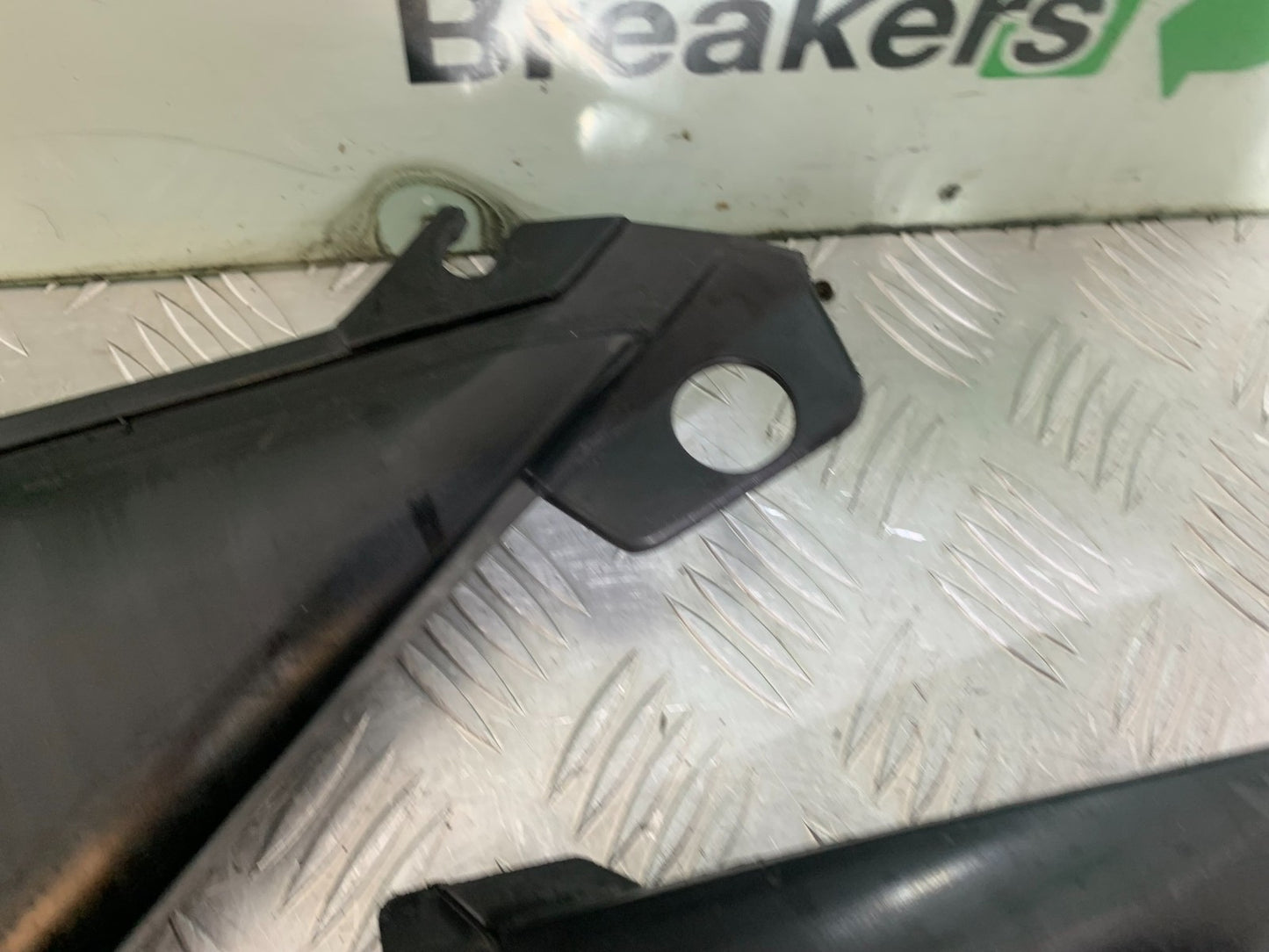 YAMAHA XJ600 XJ 600 DIVERSION LEFT & RIGHT SIDE INFILLS  1998-2000 (CMB1191)