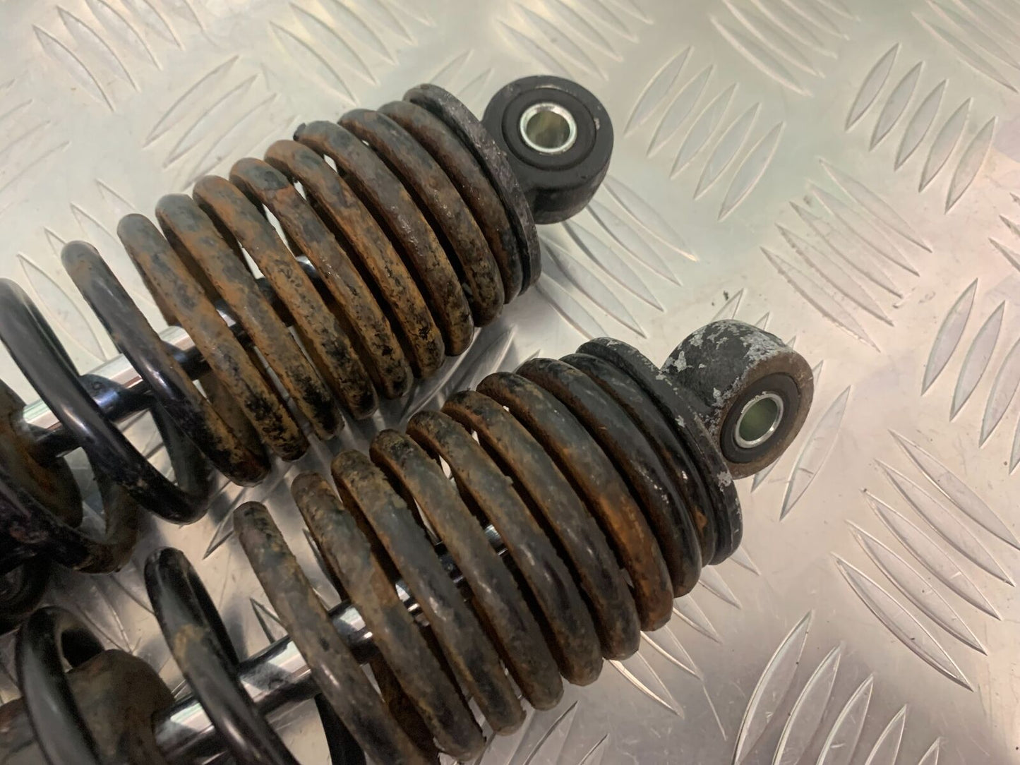 YAMAHA YP125 R X MAX REAR SHOCKS  YEAR 2014 (STOCK 949)