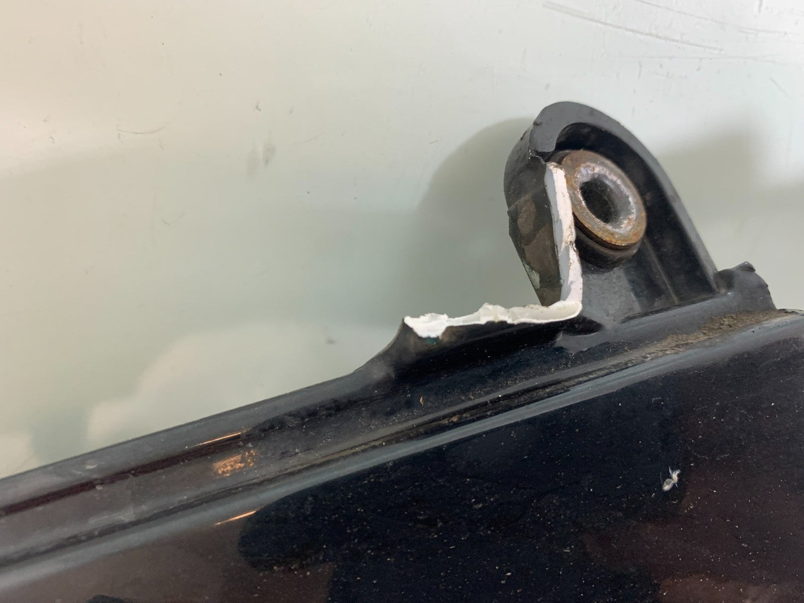 TRIUMPH 955i SPRINT ST LEFT BELLYPAN YEAR 1999-04 (CMB1230)
