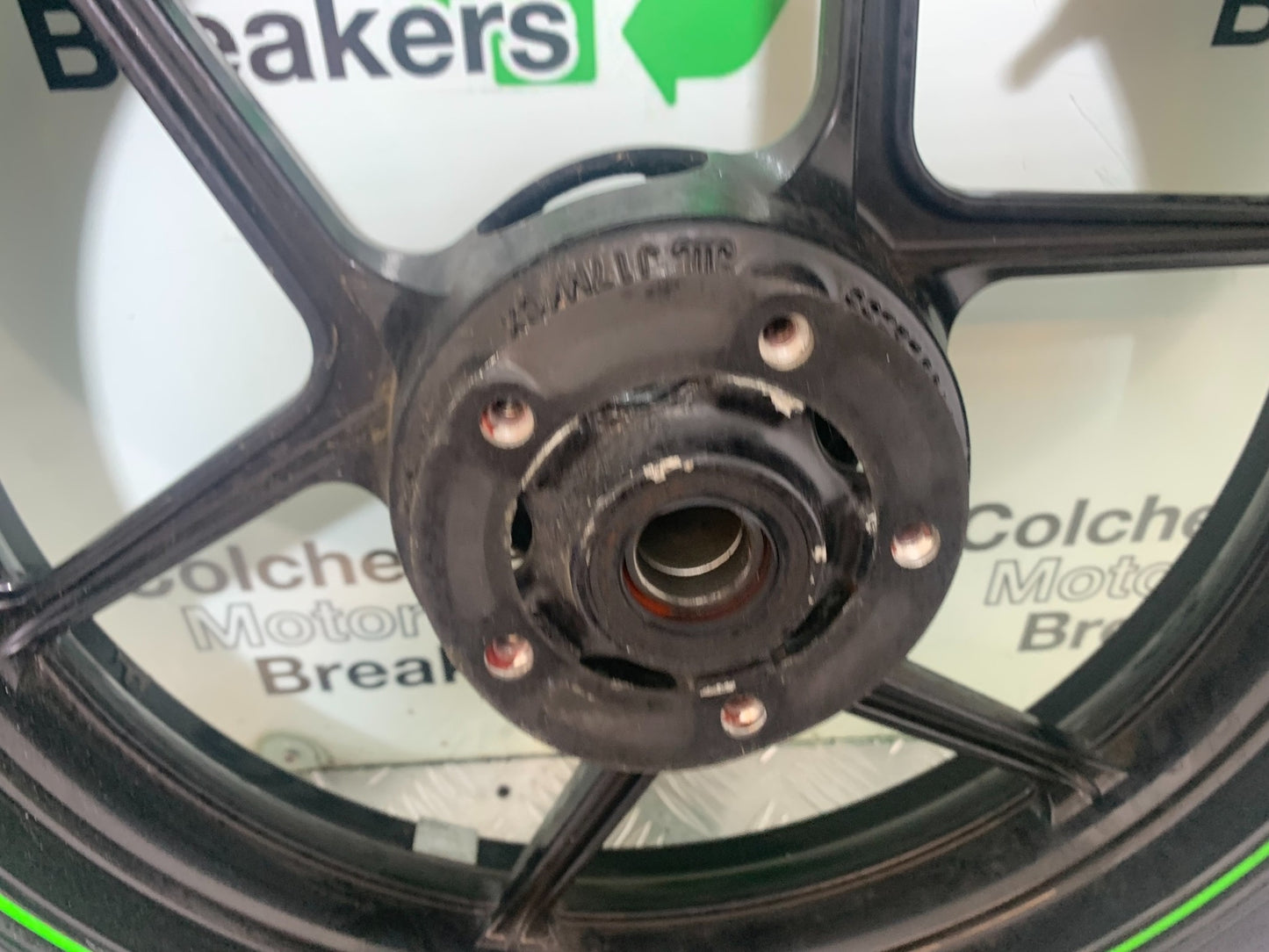 KAWASAKI ZX6R FRONT WHEEL  YEAR 2009-2012 (CMB1136)