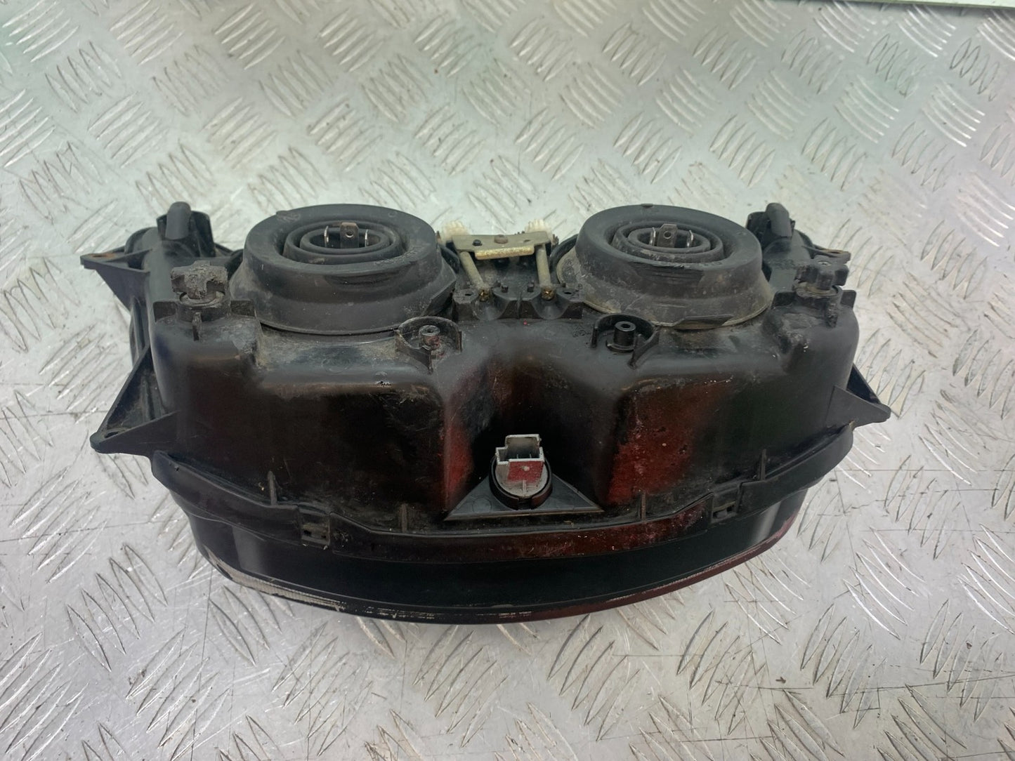 YAMAHA YZF1000 THUNDERACE HEADLIGHT   YEAR 1997-2000 (CMB1204)